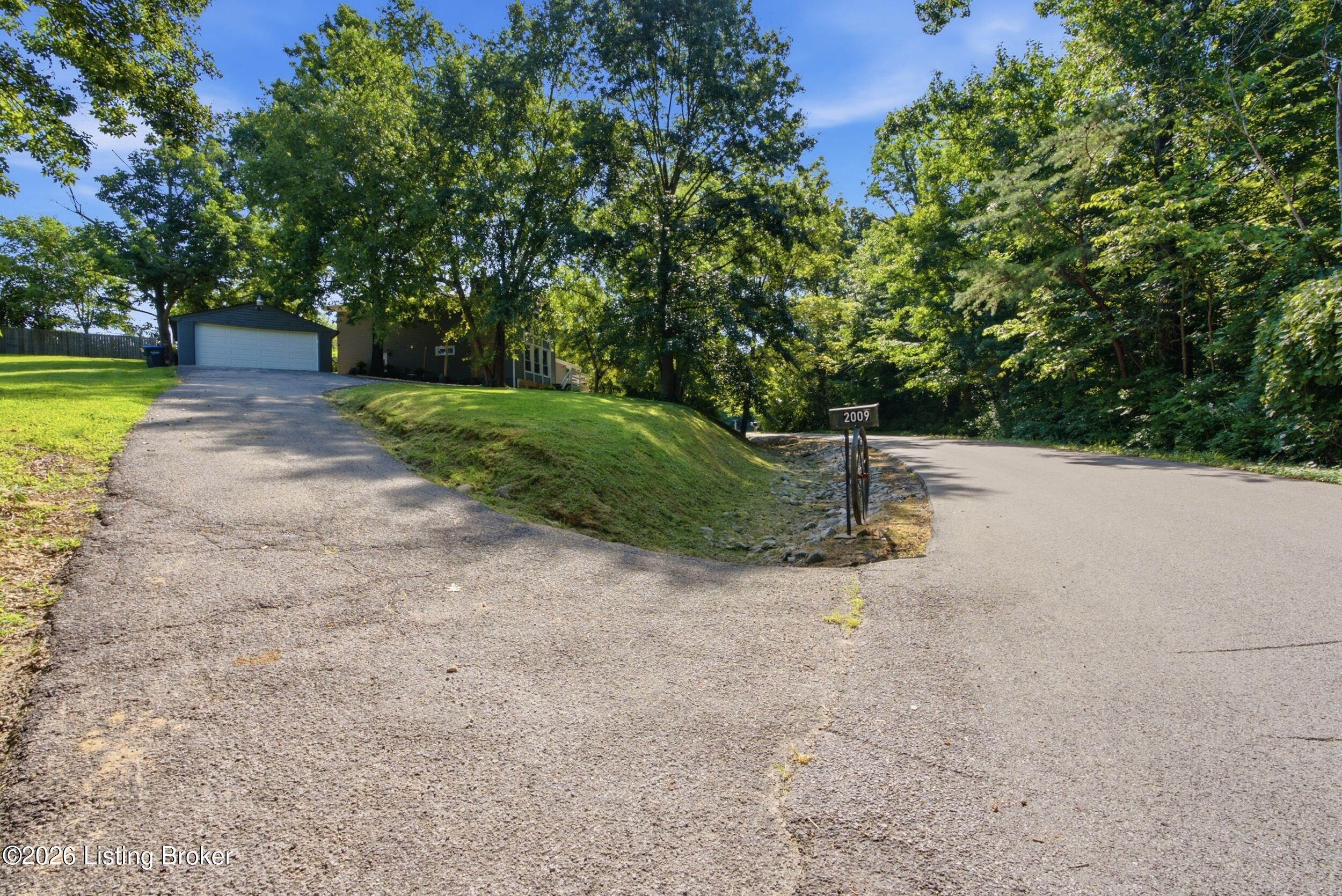 2009 Lonesome Hollow Rd
