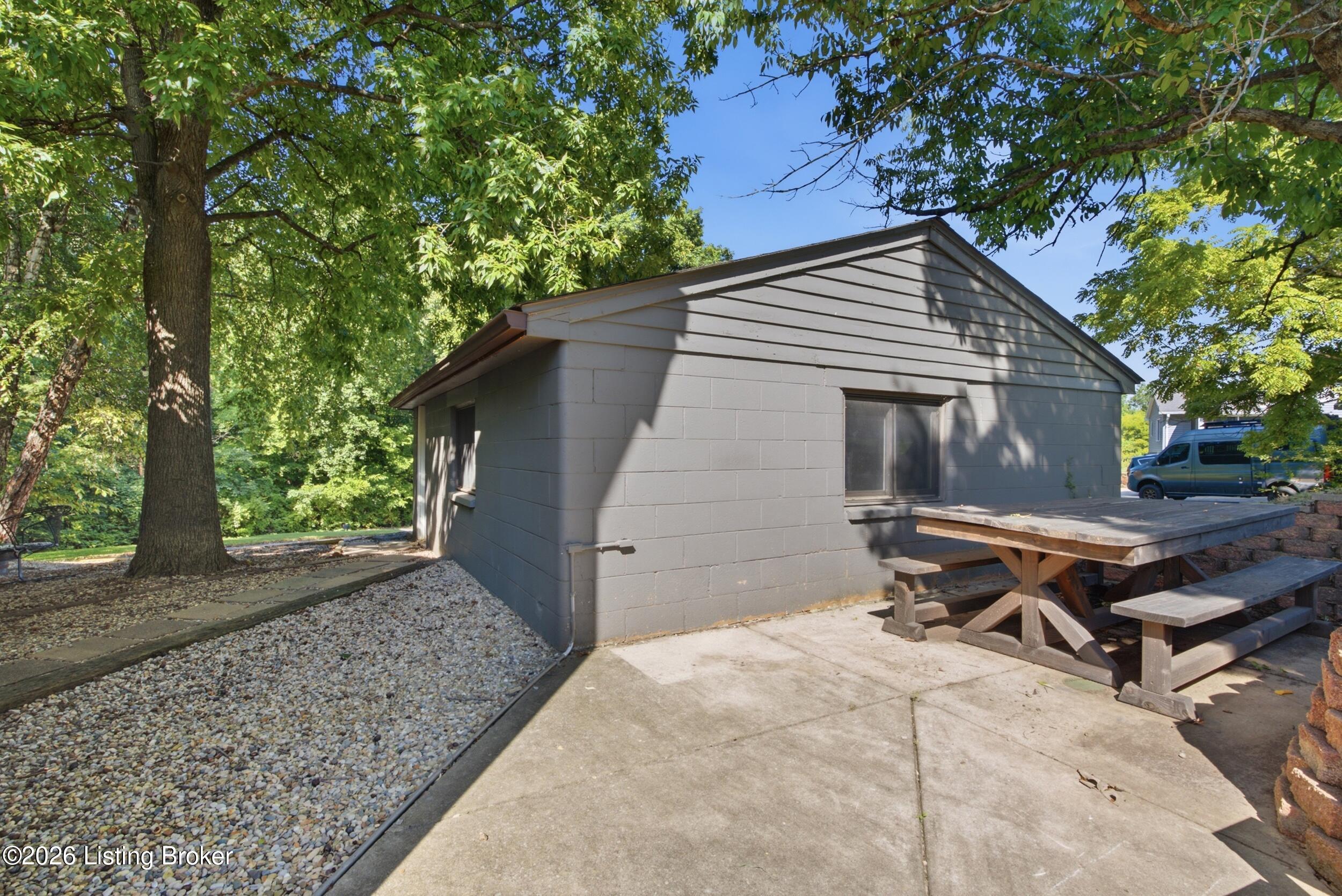 2009 Lonesome Hollow Rd