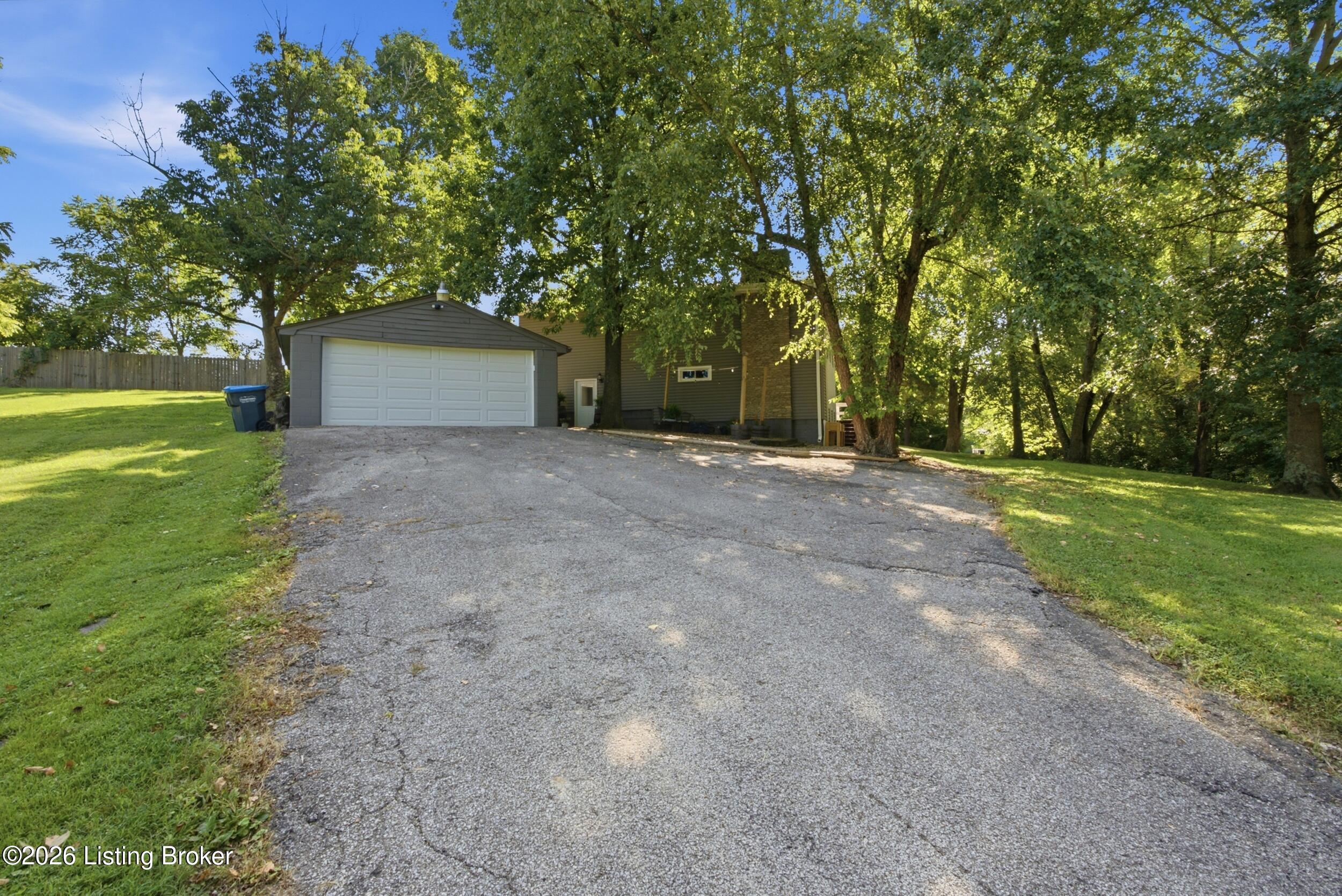 2009 Lonesome Hollow Rd