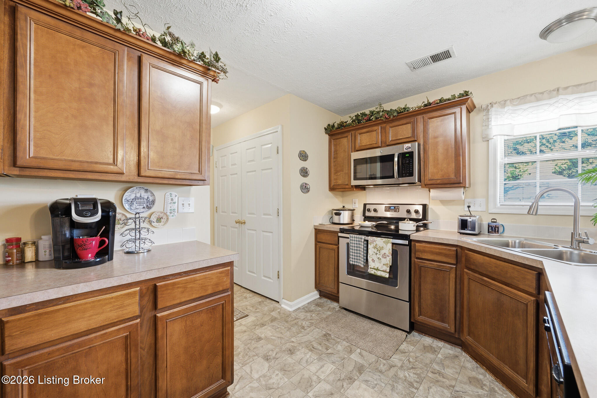 6030 Woodhaven Pl Cir