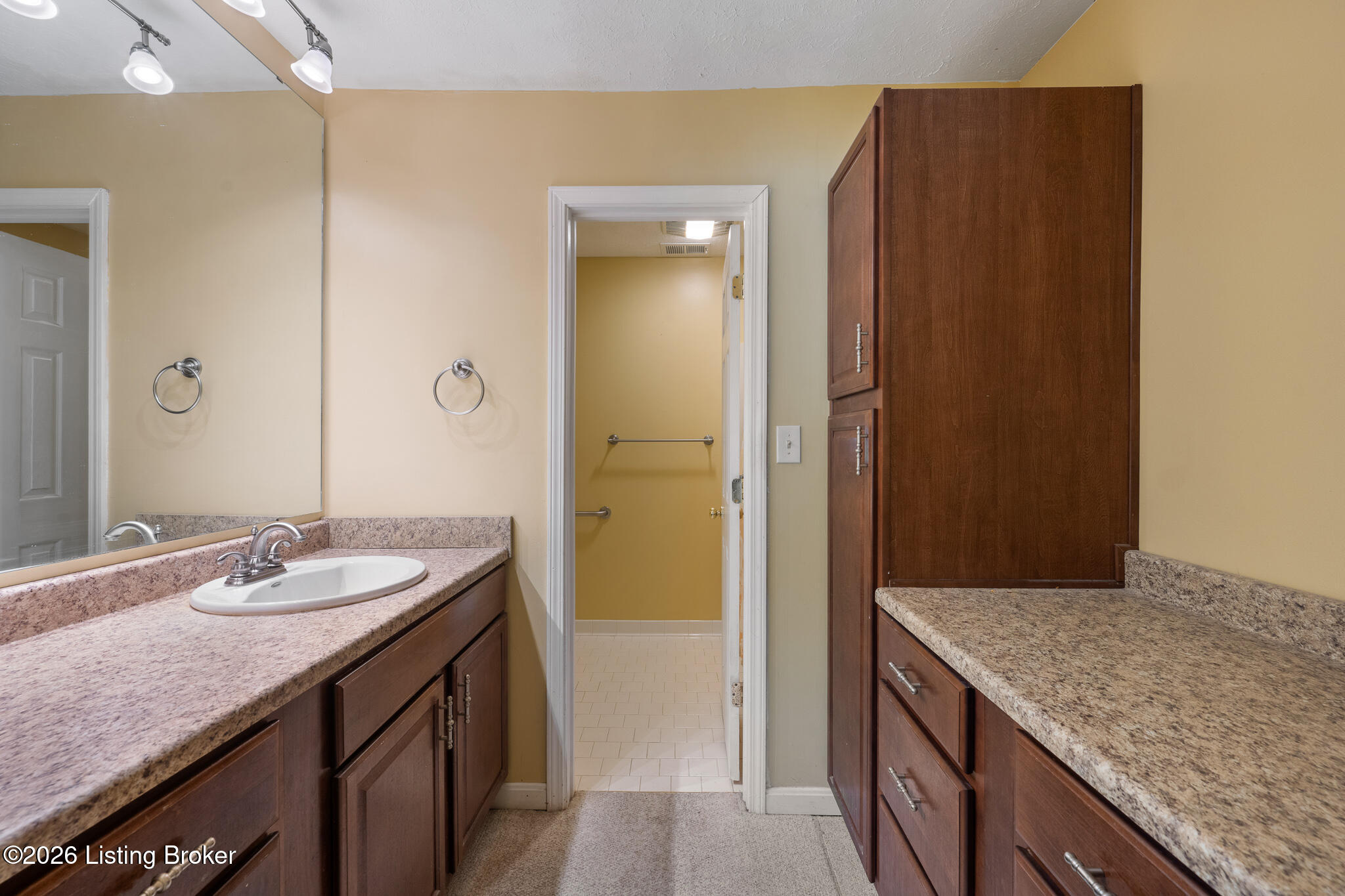 3030 Breckenridge Ln APT 112