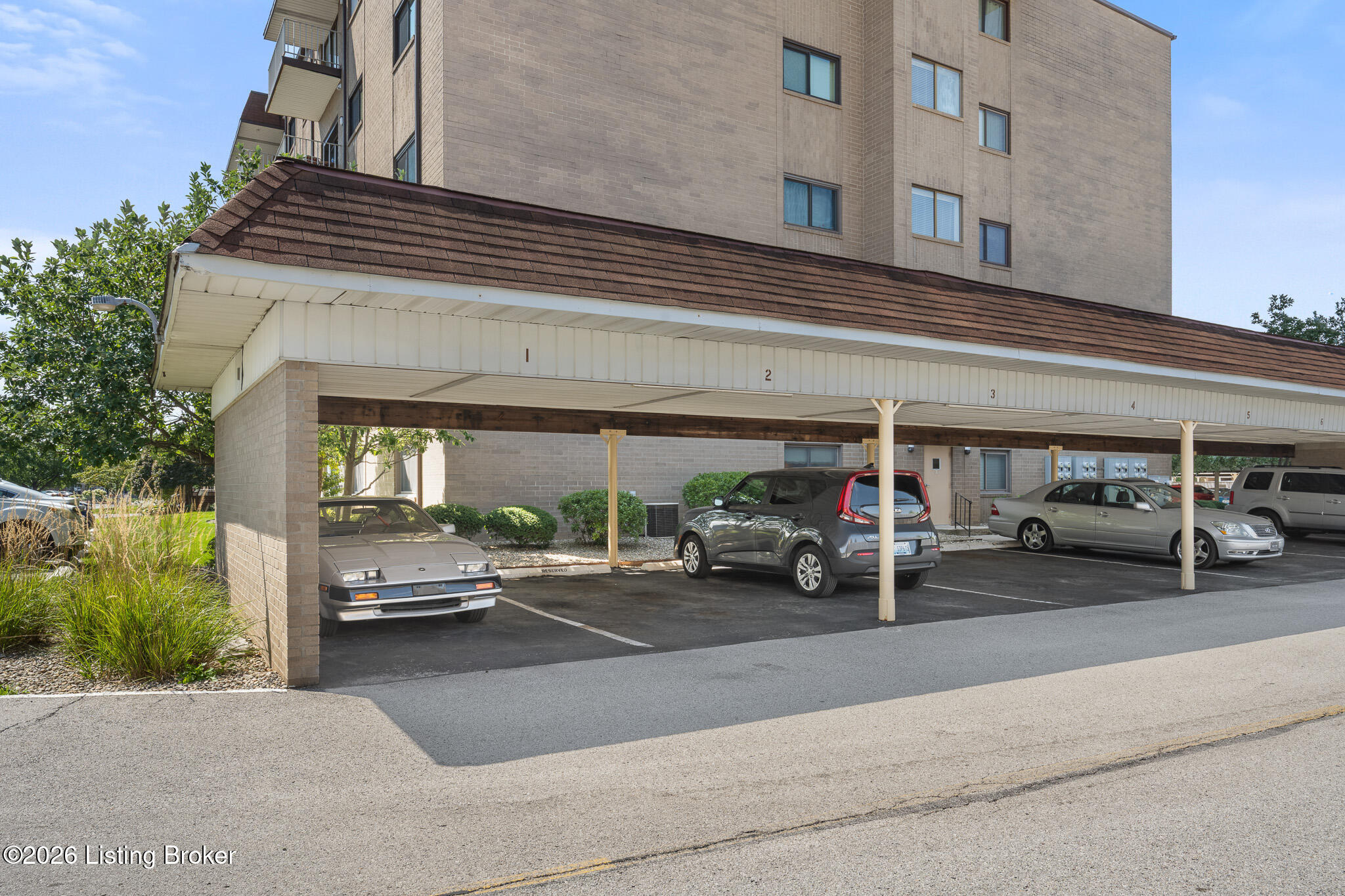3030 Breckenridge Ln APT 112