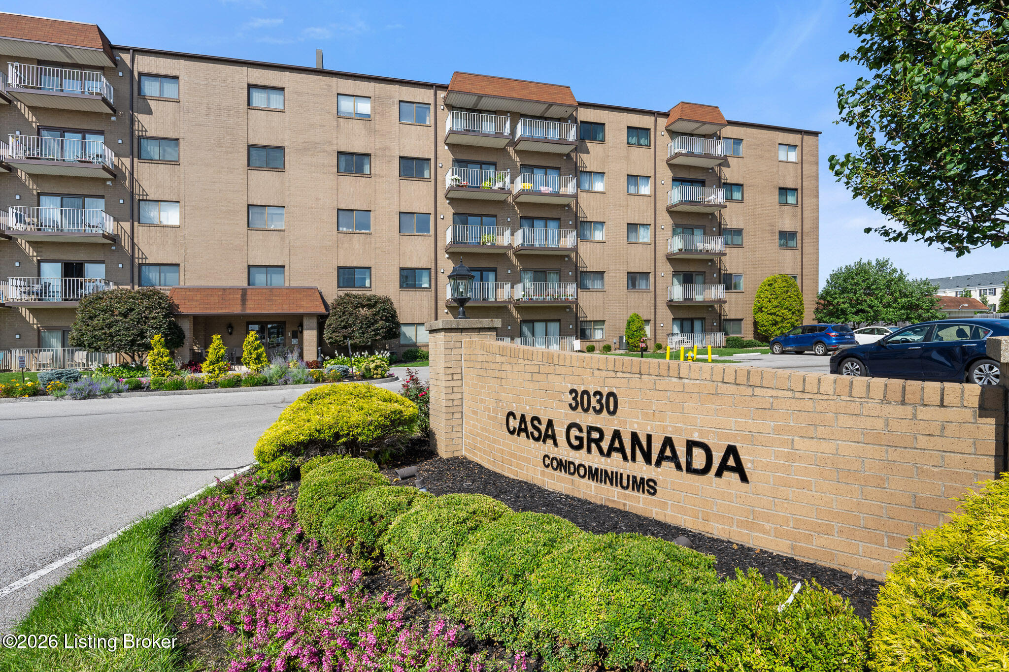 3030 Breckenridge Ln APT 112