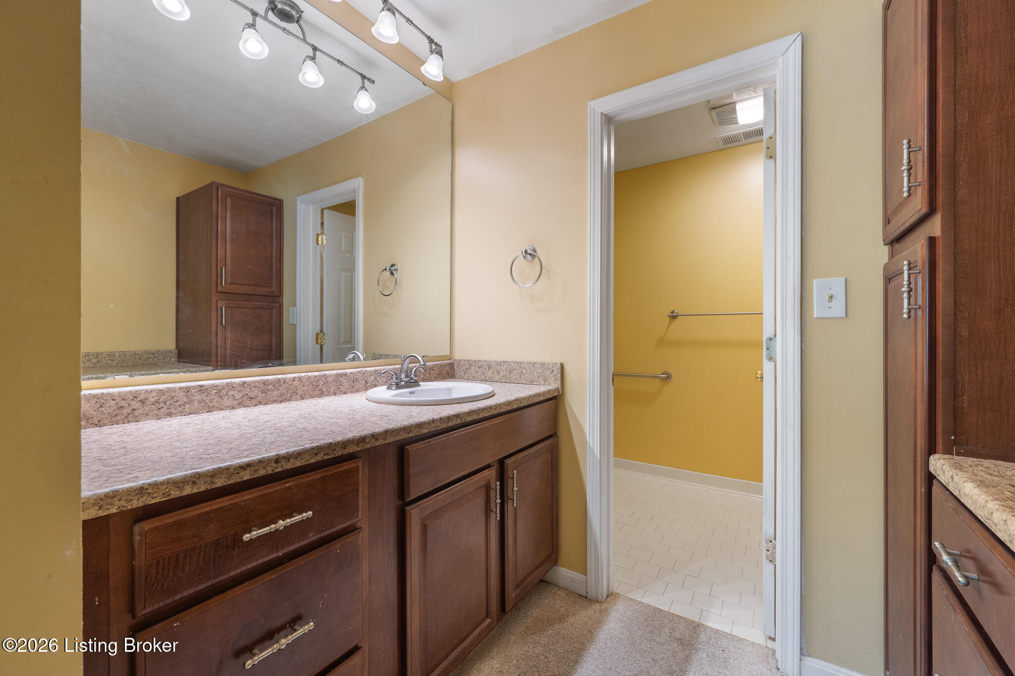 3030 Breckenridge Ln APT 112