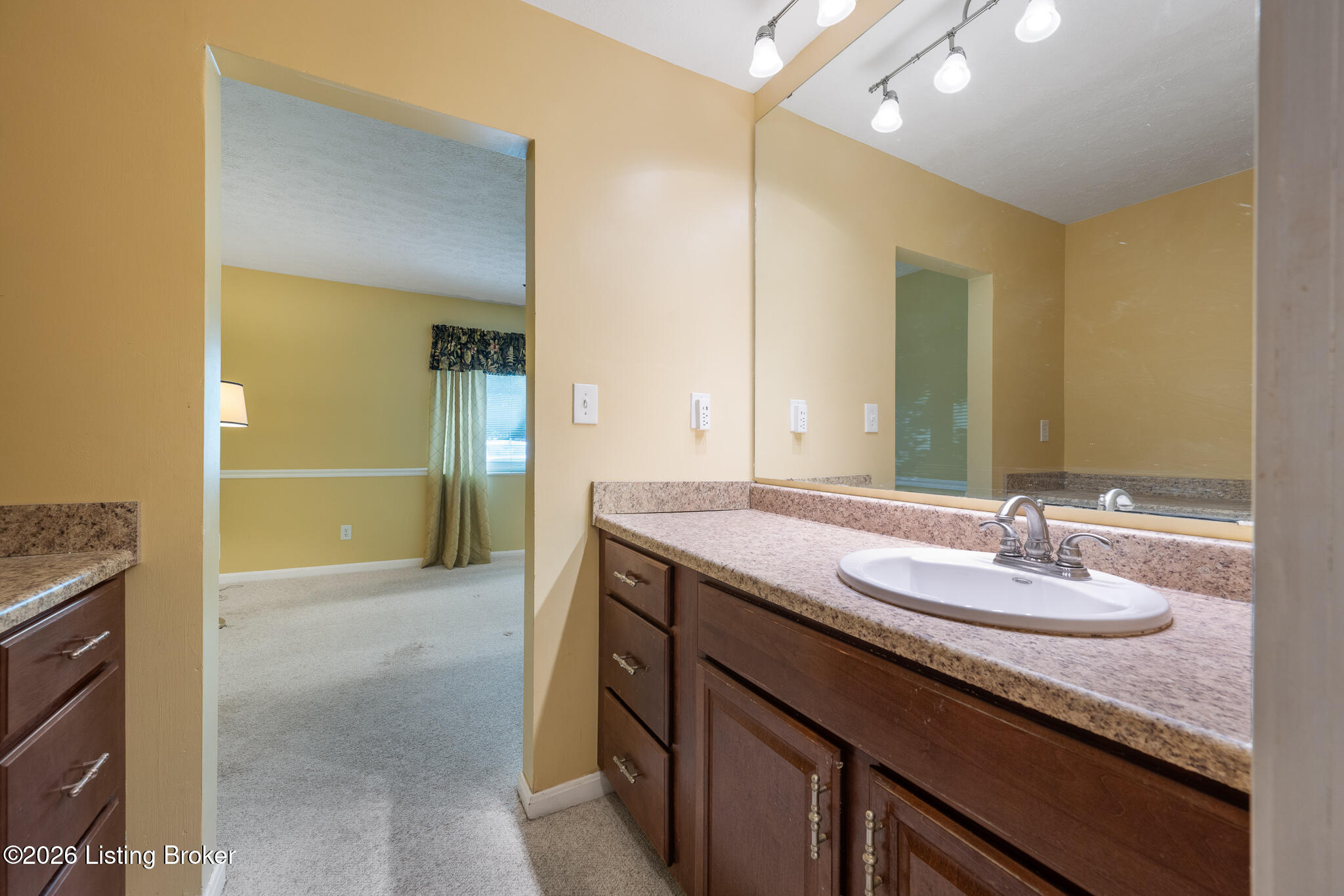 3030 Breckenridge Ln APT 112