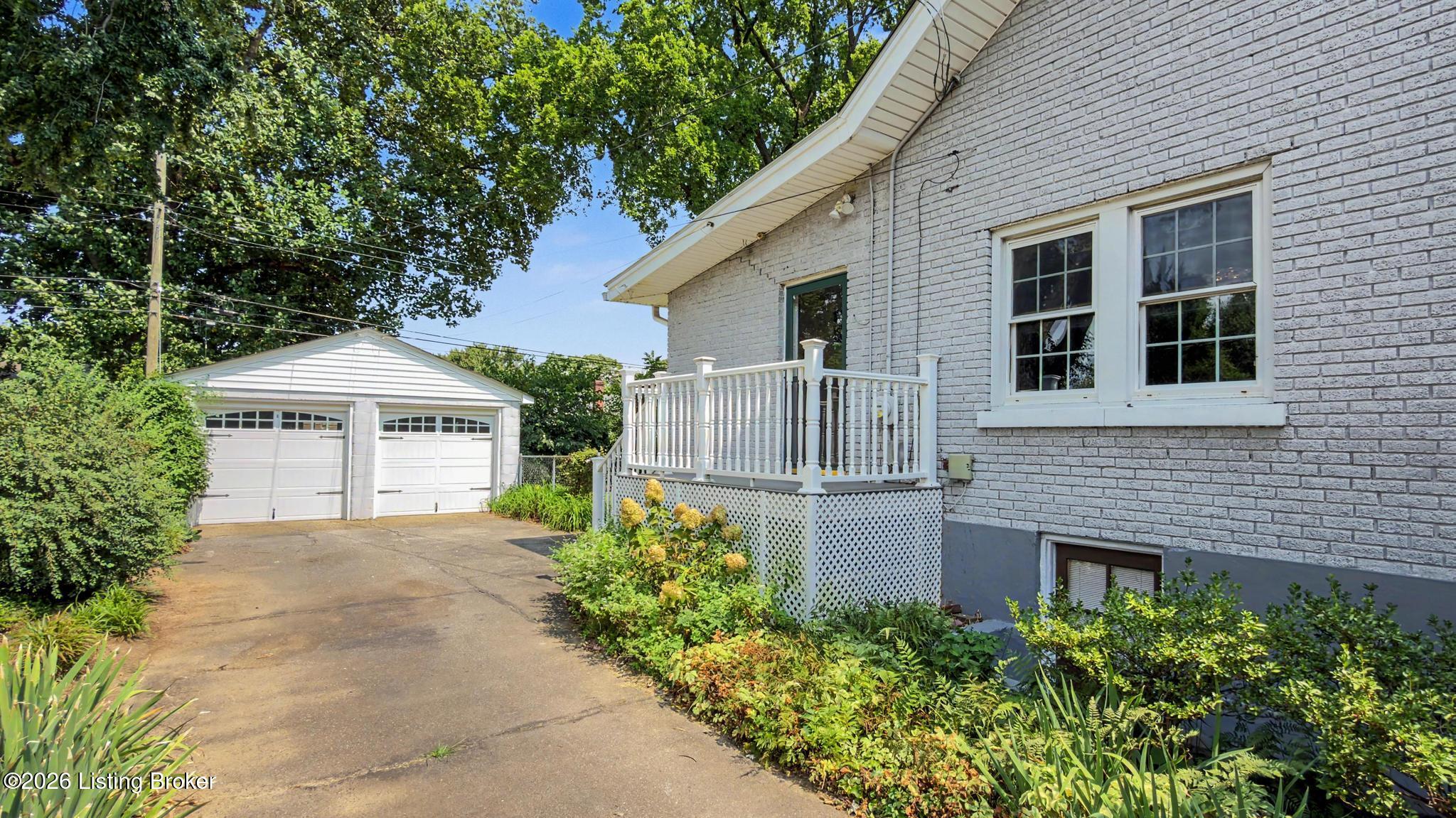 3025 Beaumont Rd
