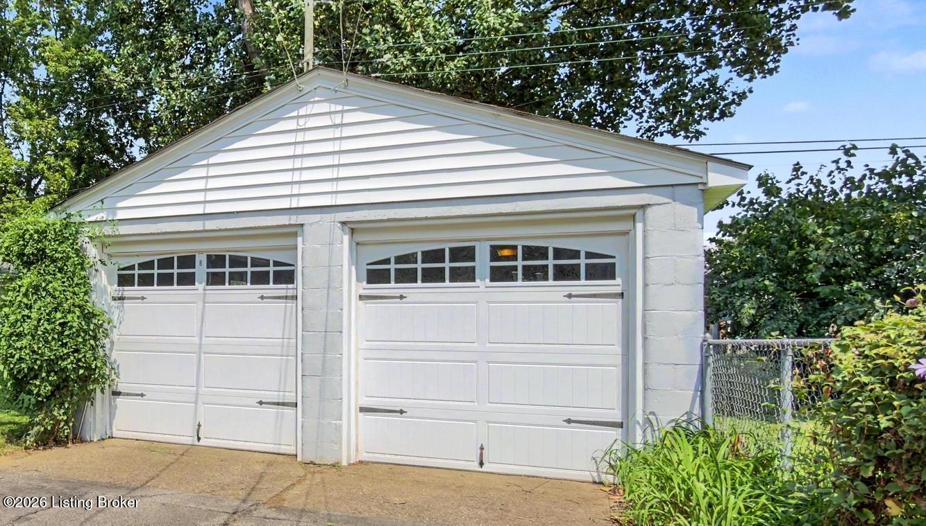 3025 Beaumont Rd