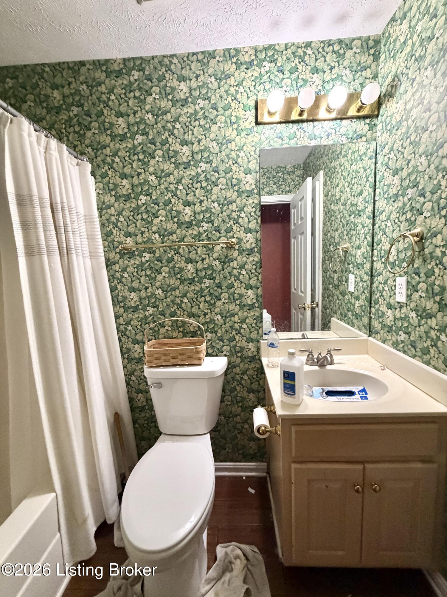 381 Love Ave