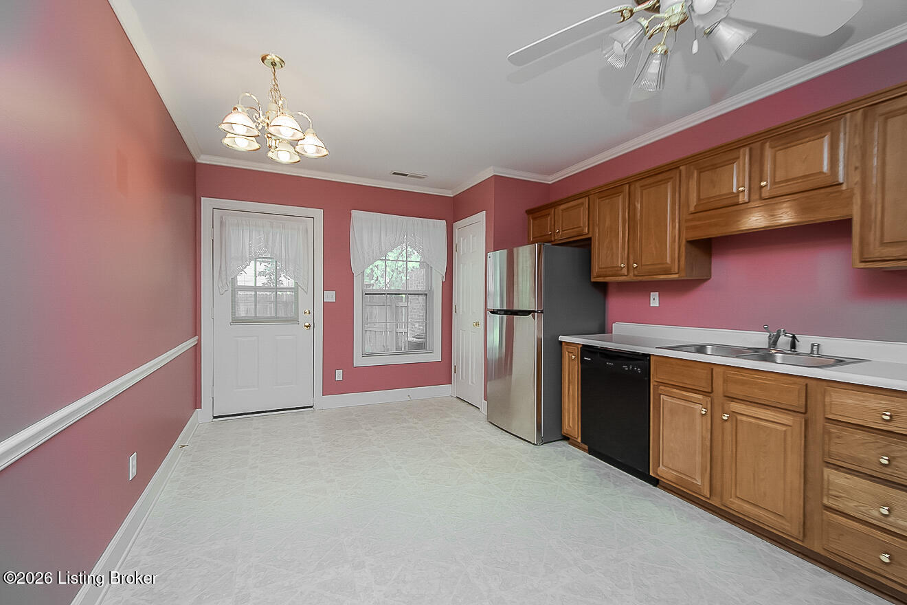8421 Elsie Ct