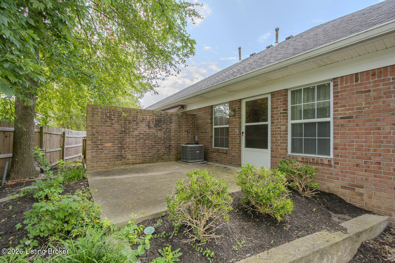 8421 Elsie Ct