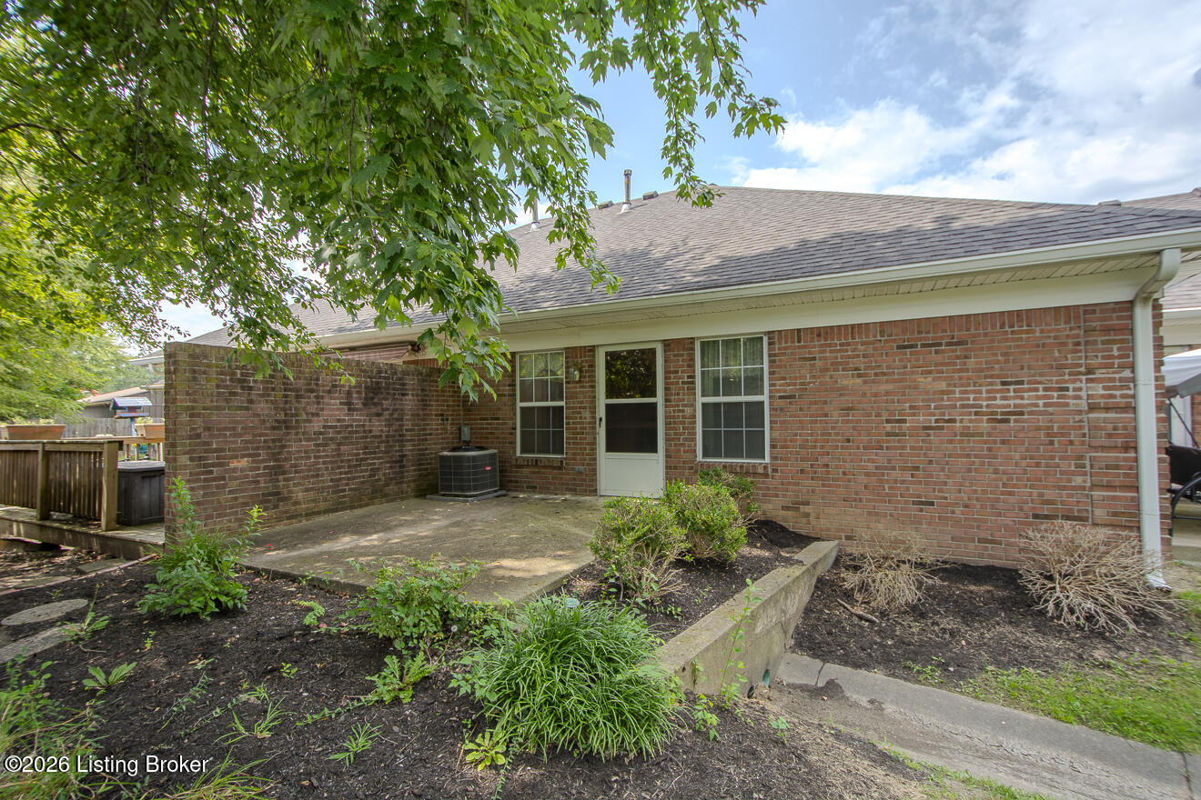 8421 Elsie Ct