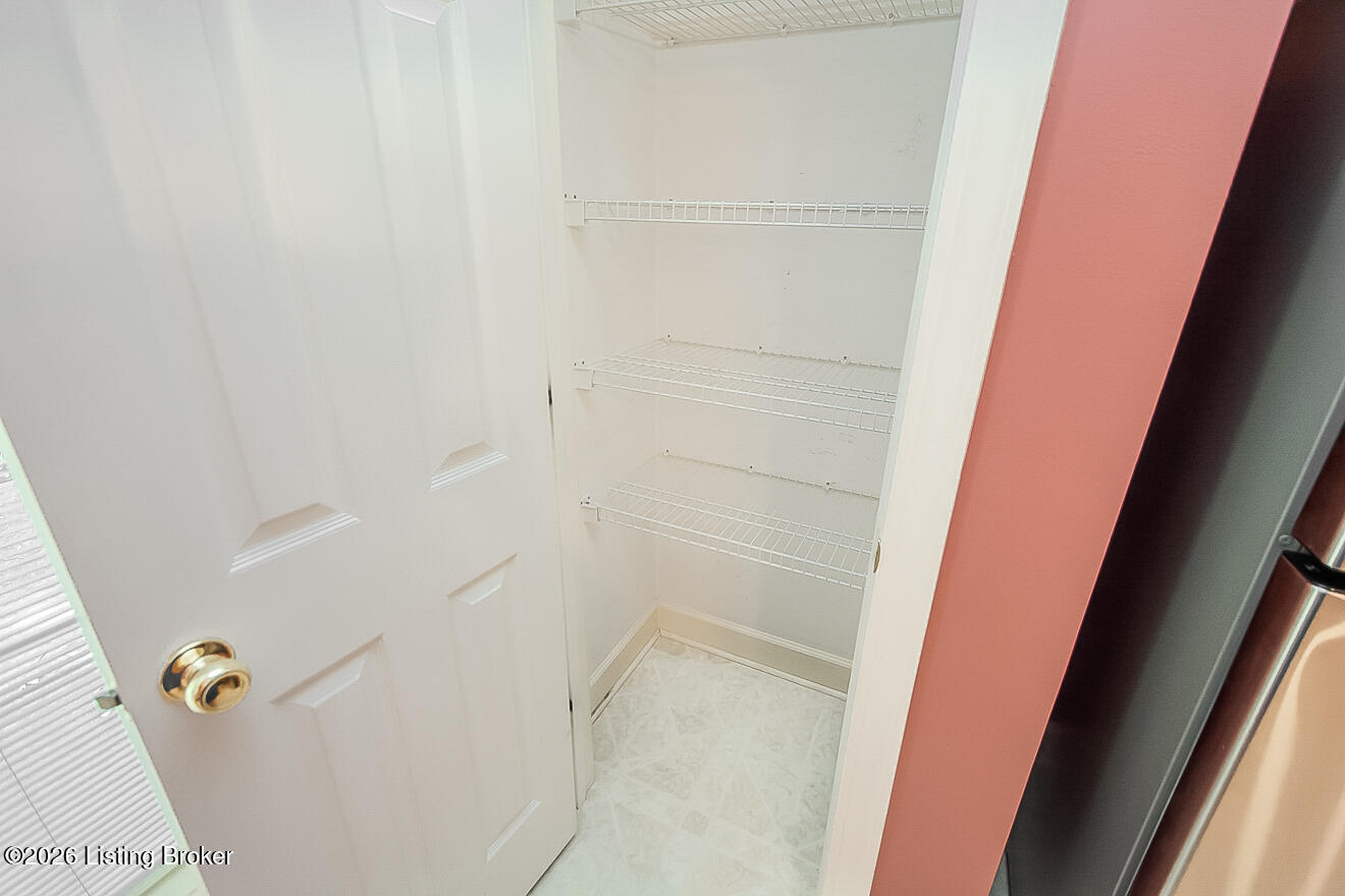 8421 Elsie Ct