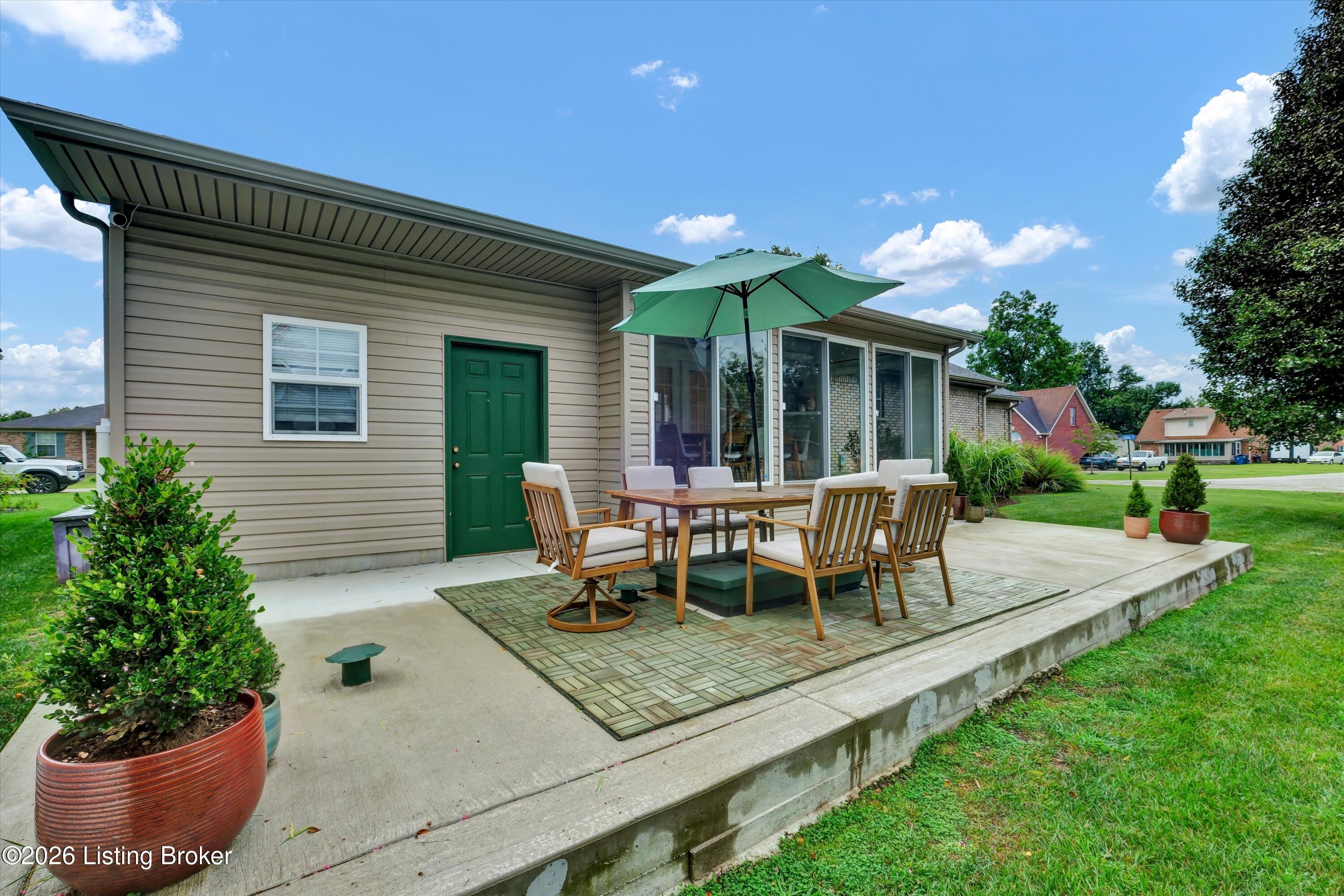 112 Tyler Dr