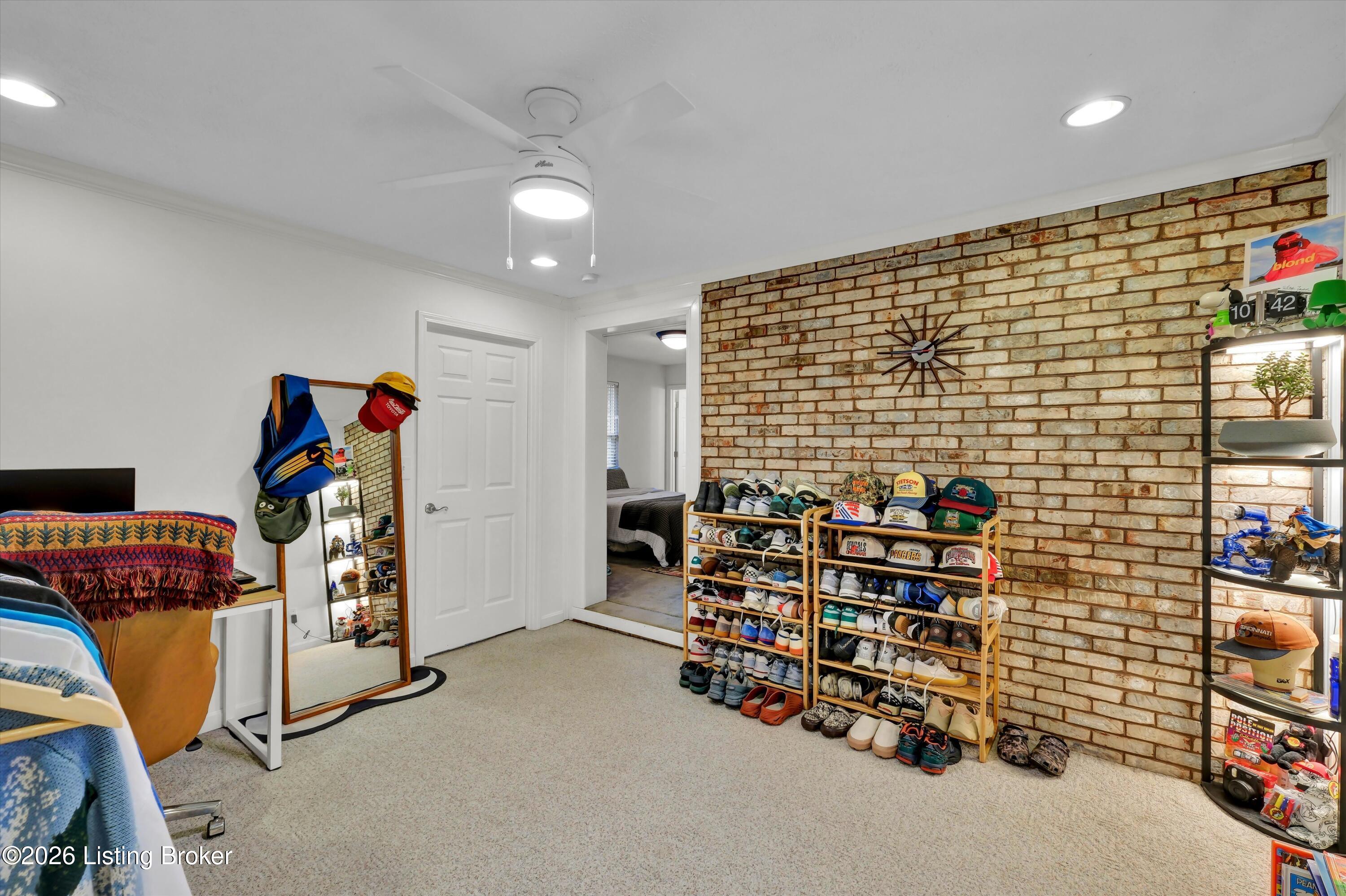 112 Tyler Dr