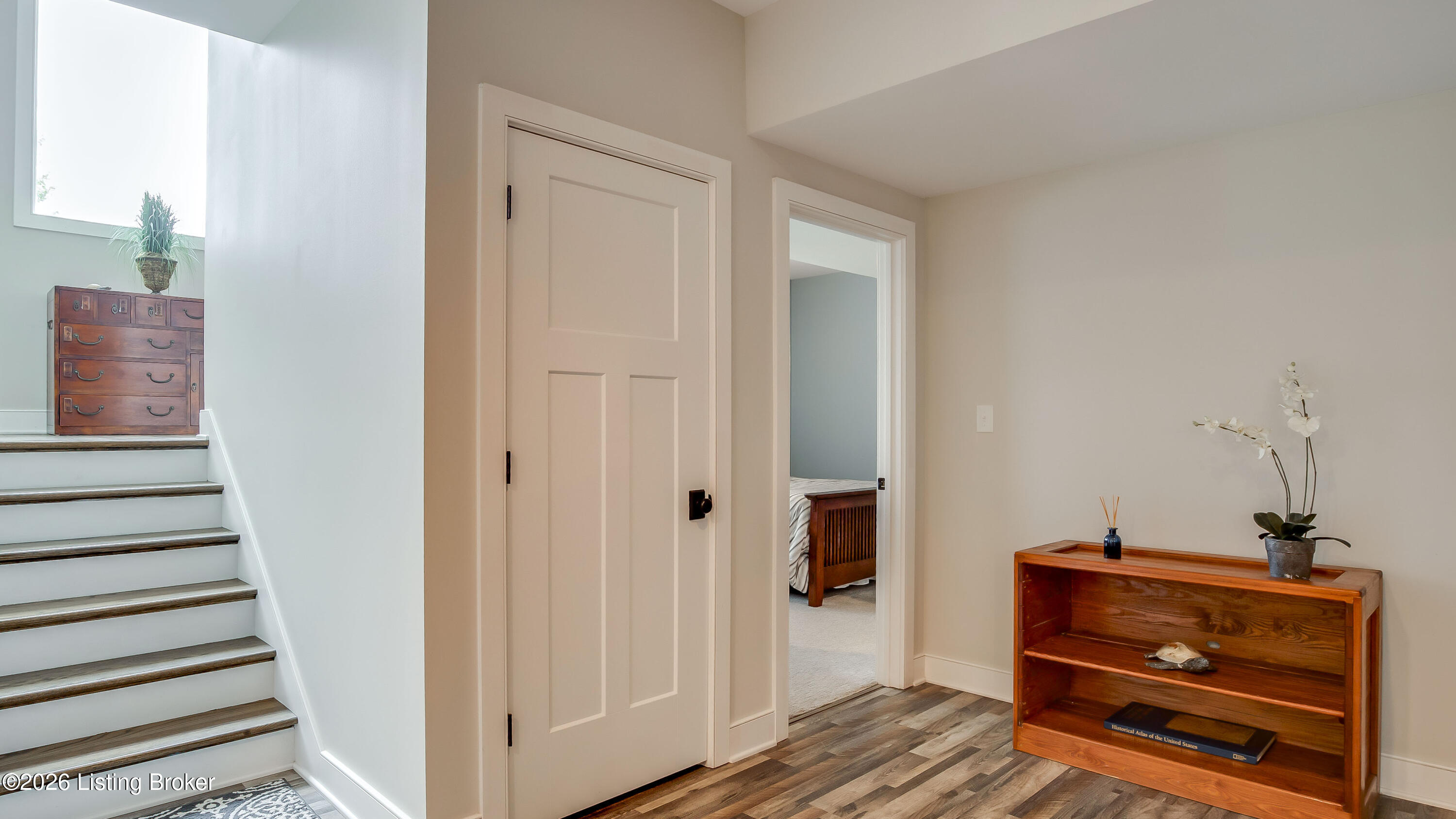 290 Lansdowne Cresent