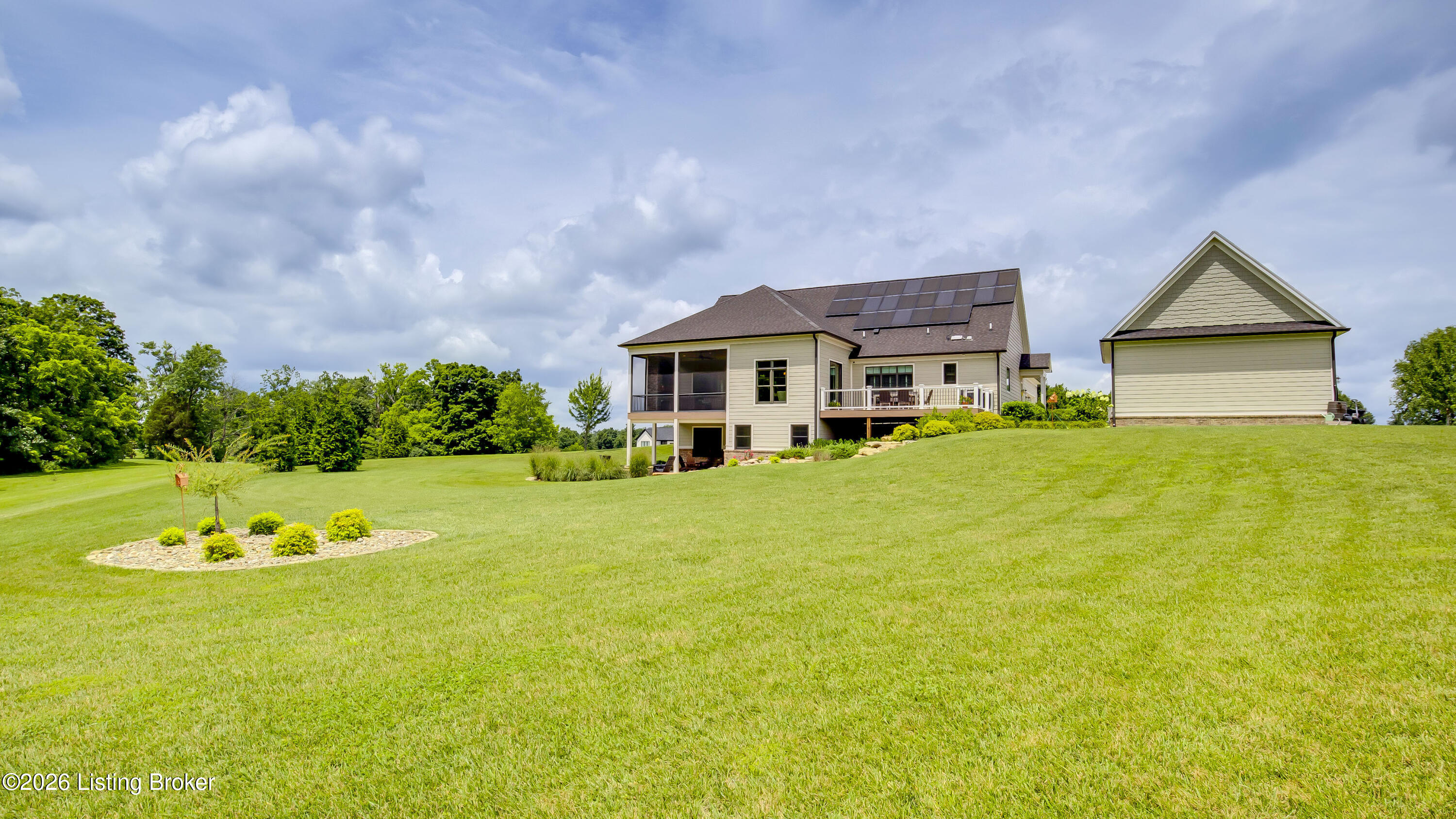 290 Lansdowne Cresent