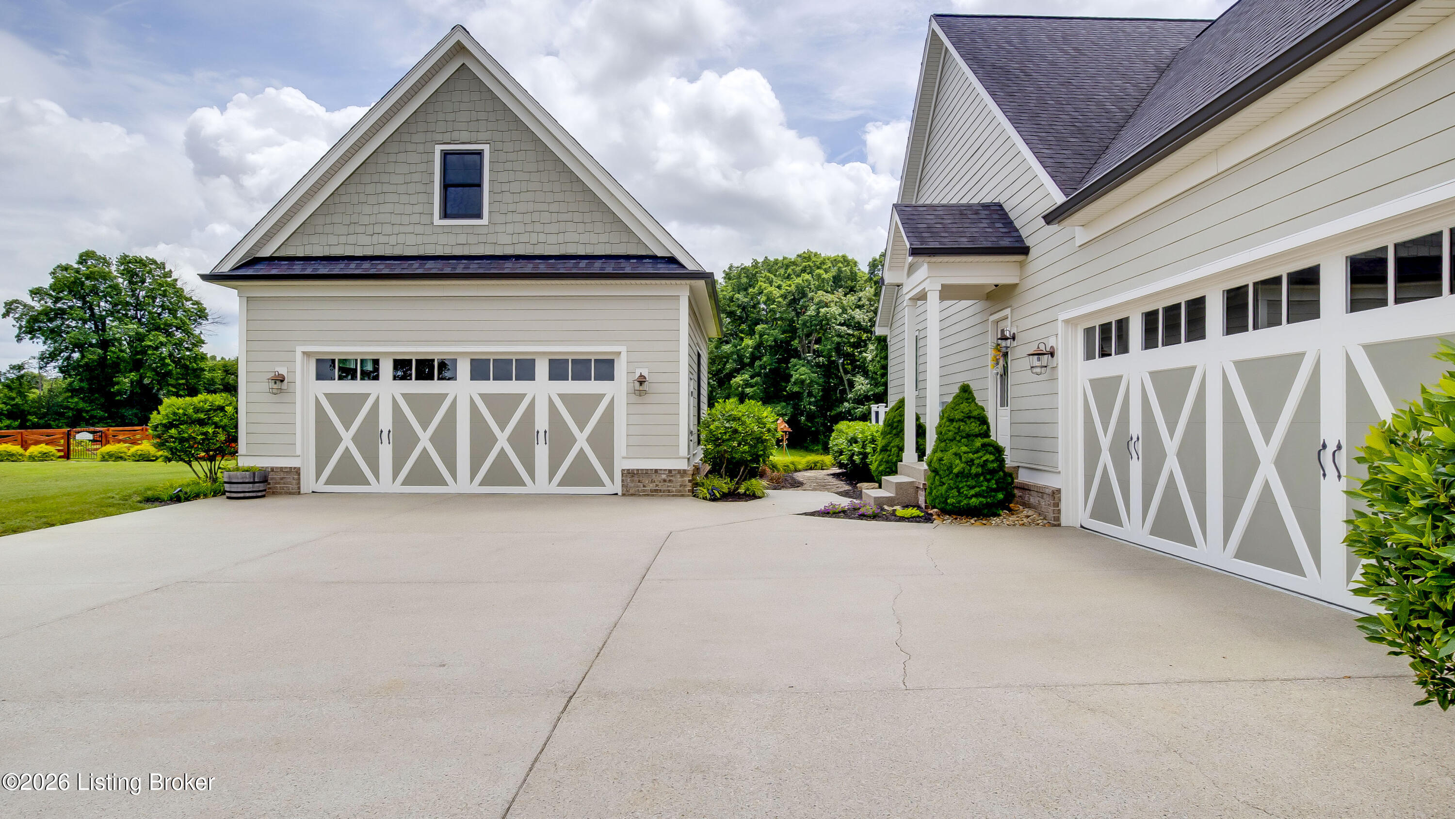 290 Lansdowne Cresent