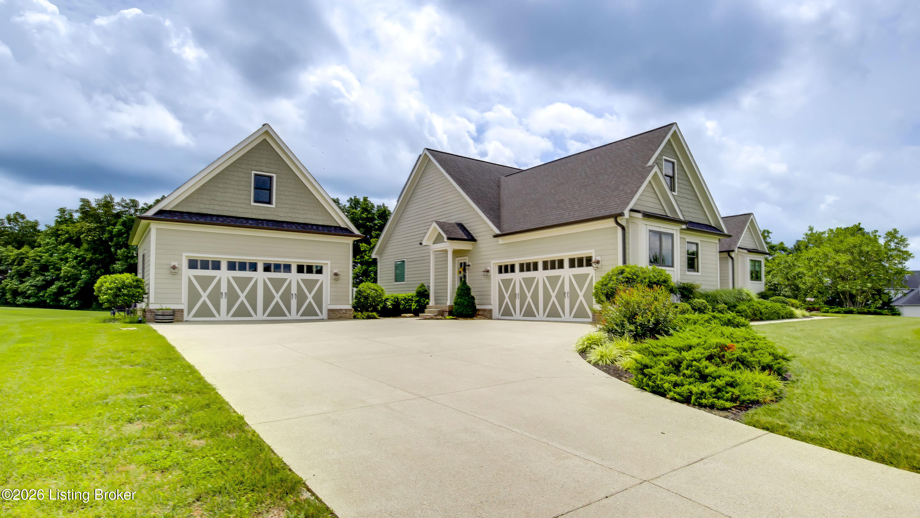 290 Lansdowne Cresent