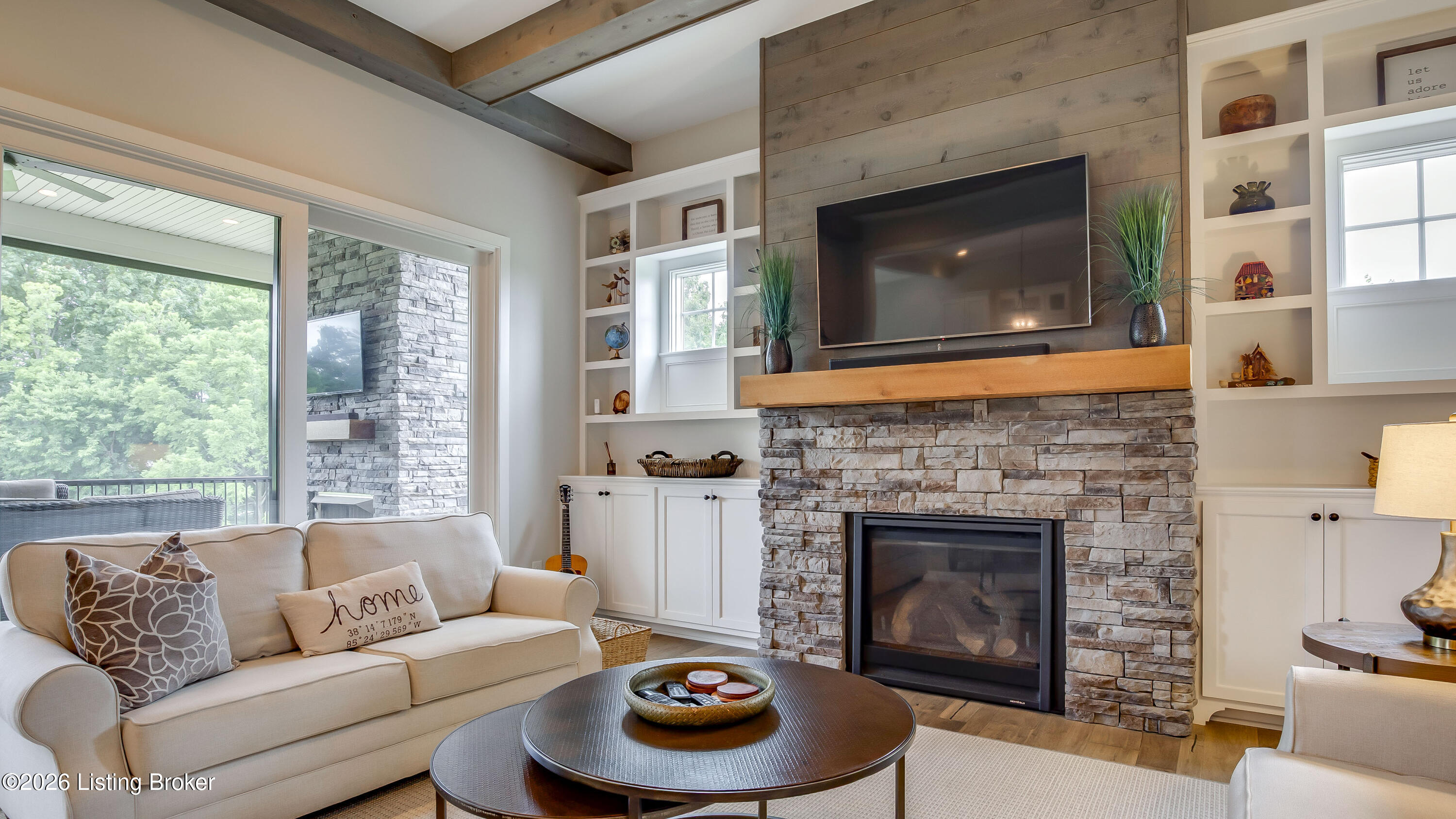 290 Lansdowne Cresent