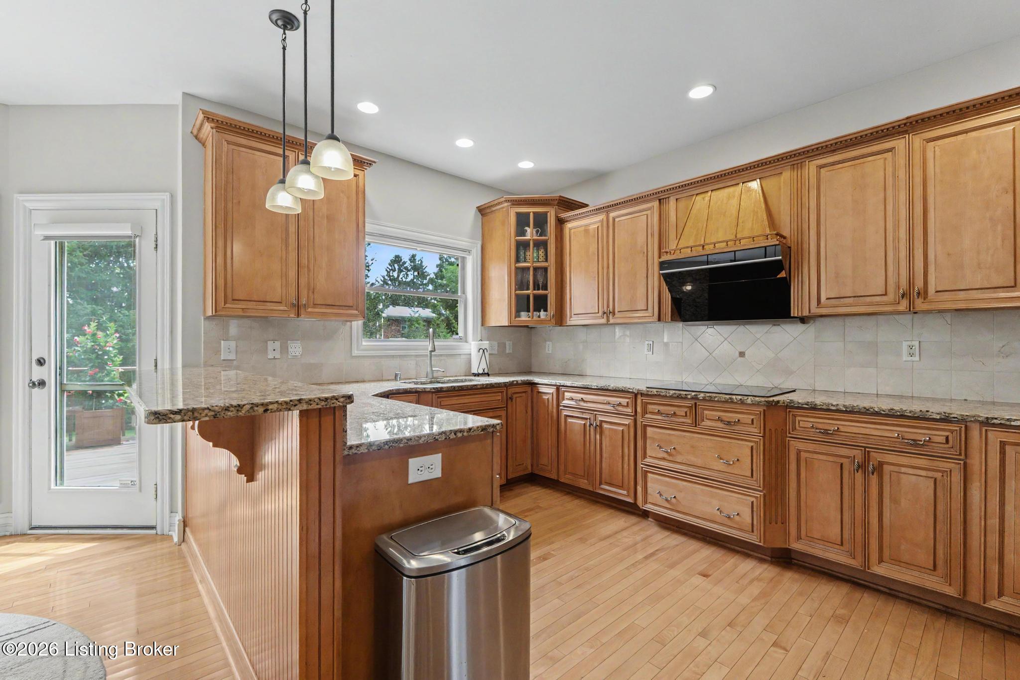 8803 Summit Ridge Dr
