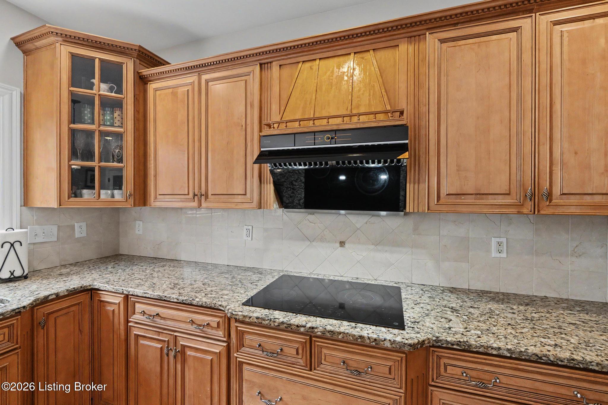 8803 Summit Ridge Dr