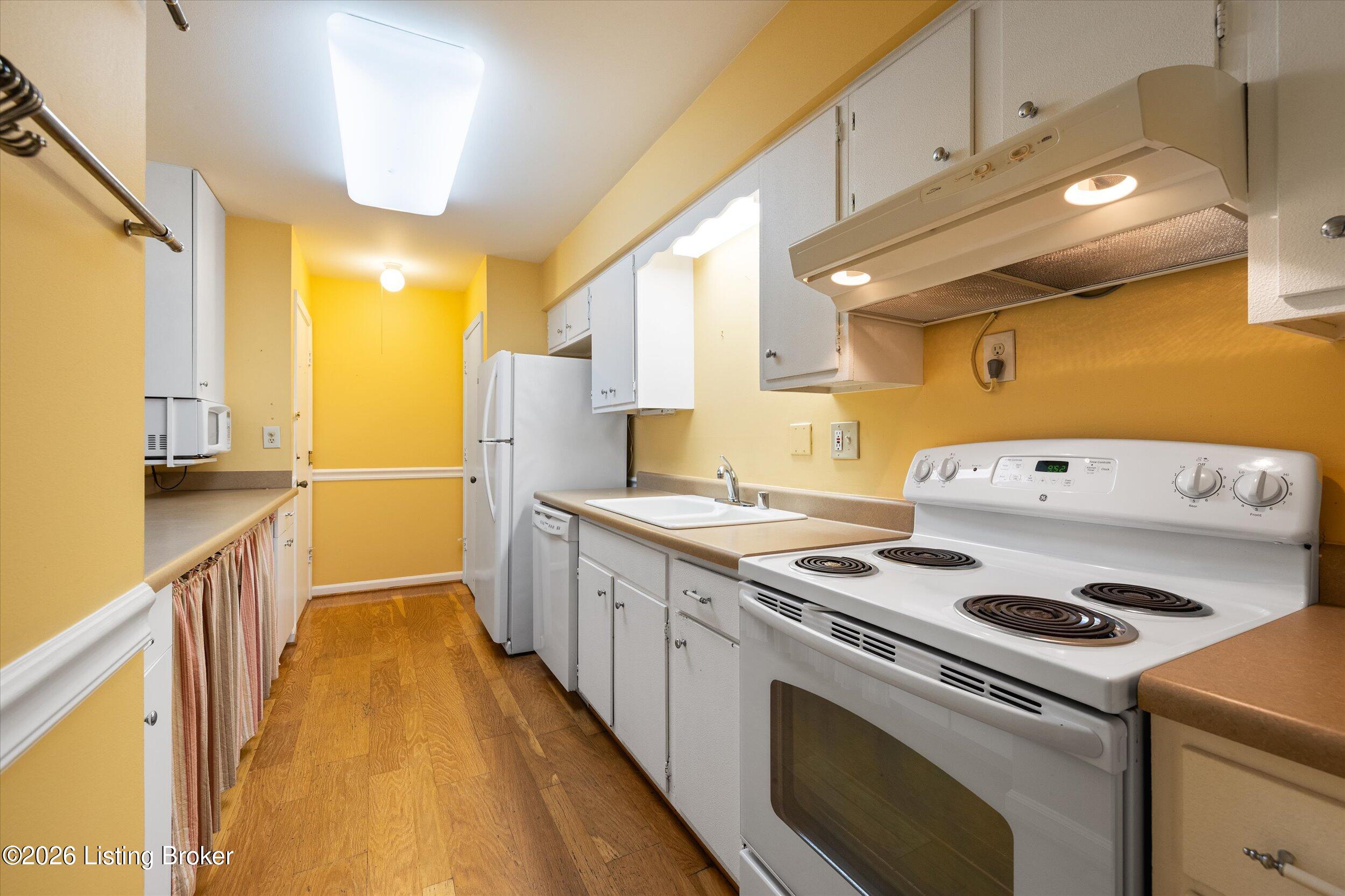 201 Ramsgate Gardens Ct 104