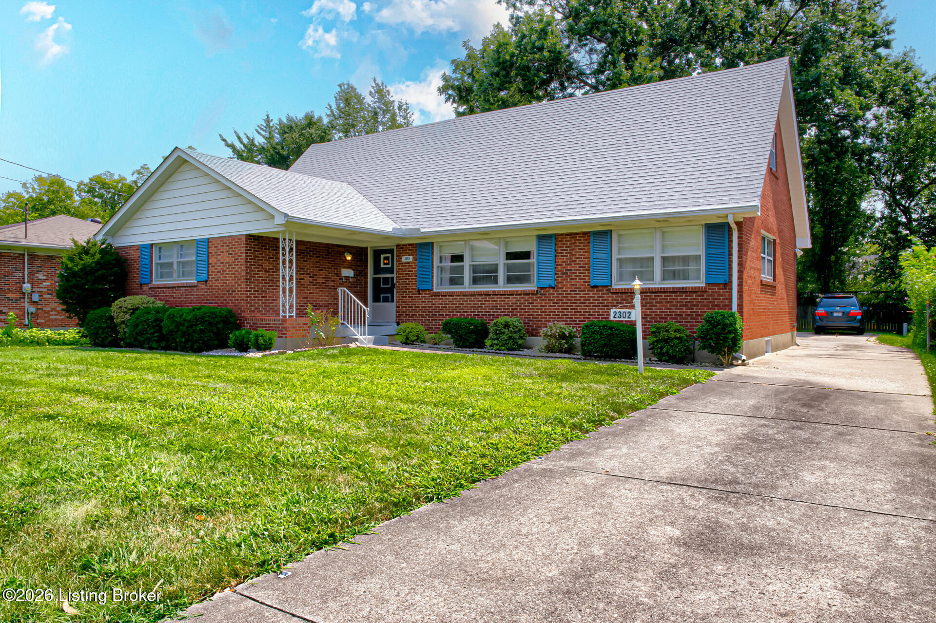 2302 Bradford Dr