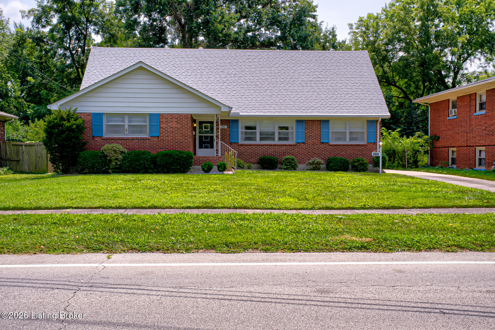 2302 Bradford Dr