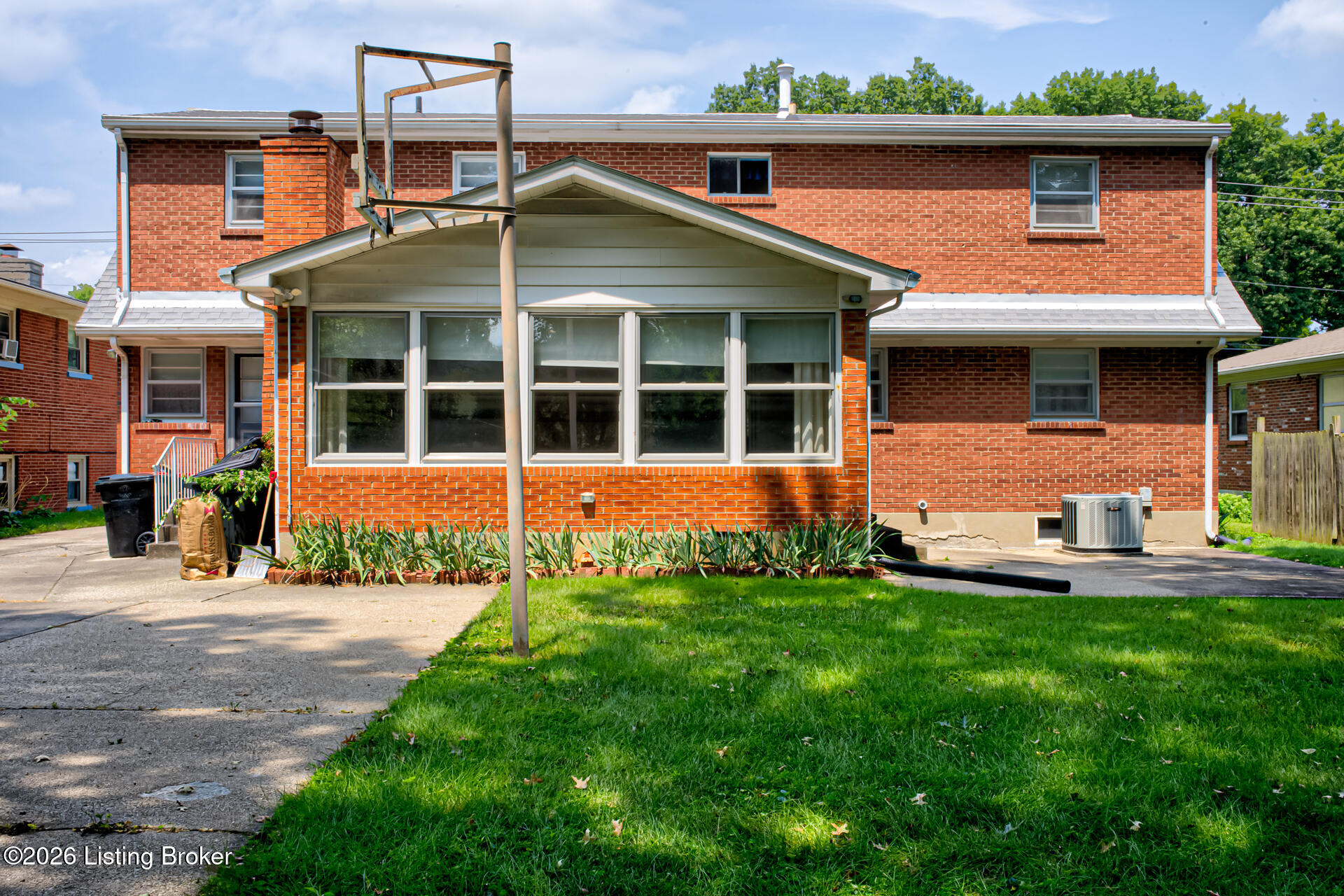 2302 Bradford Dr