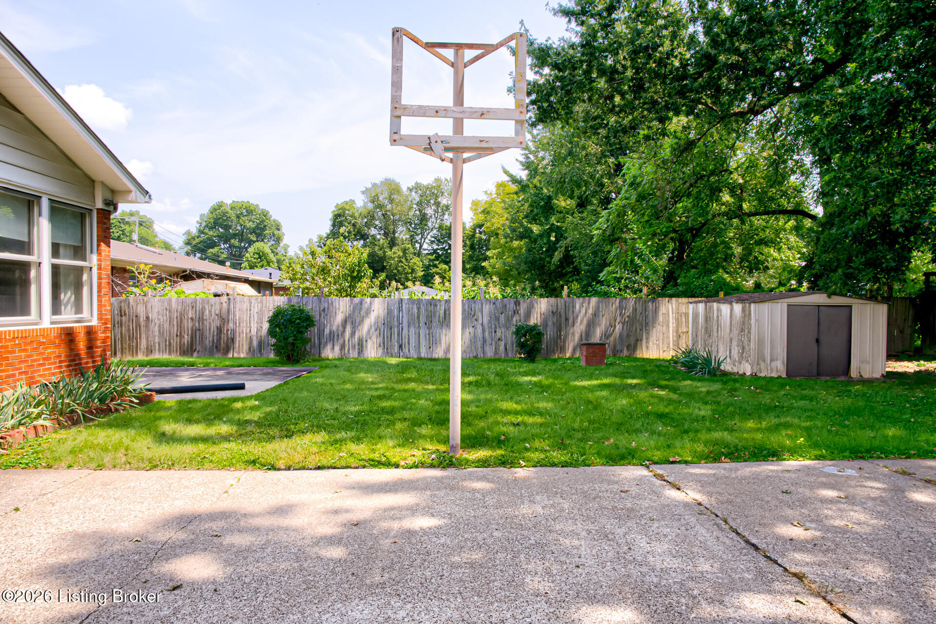 2302 Bradford Dr
