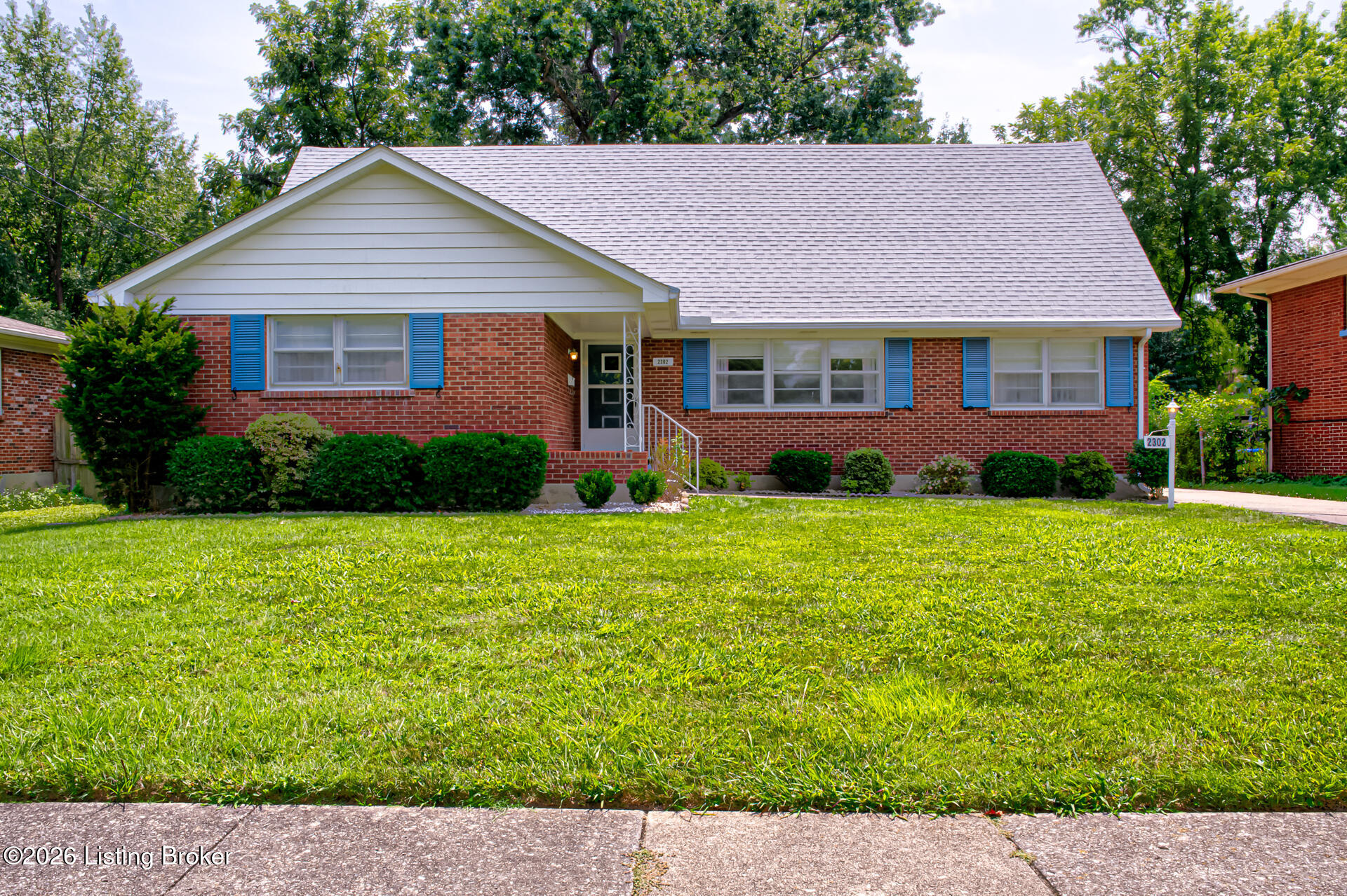 2302 Bradford Dr