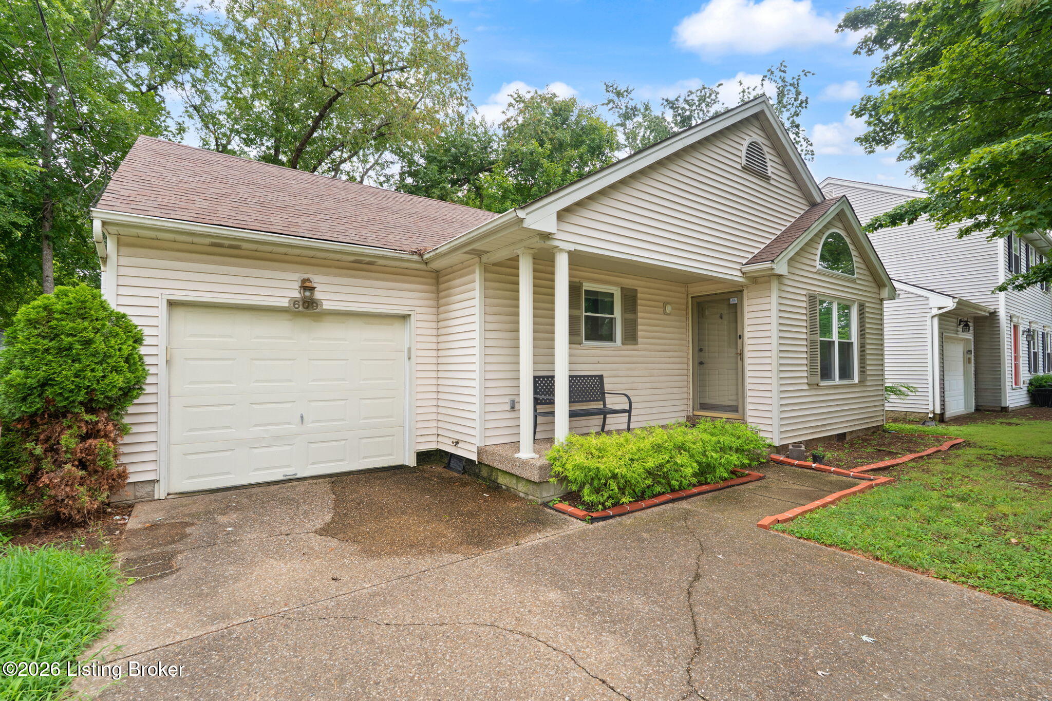 609 Fenley Ave