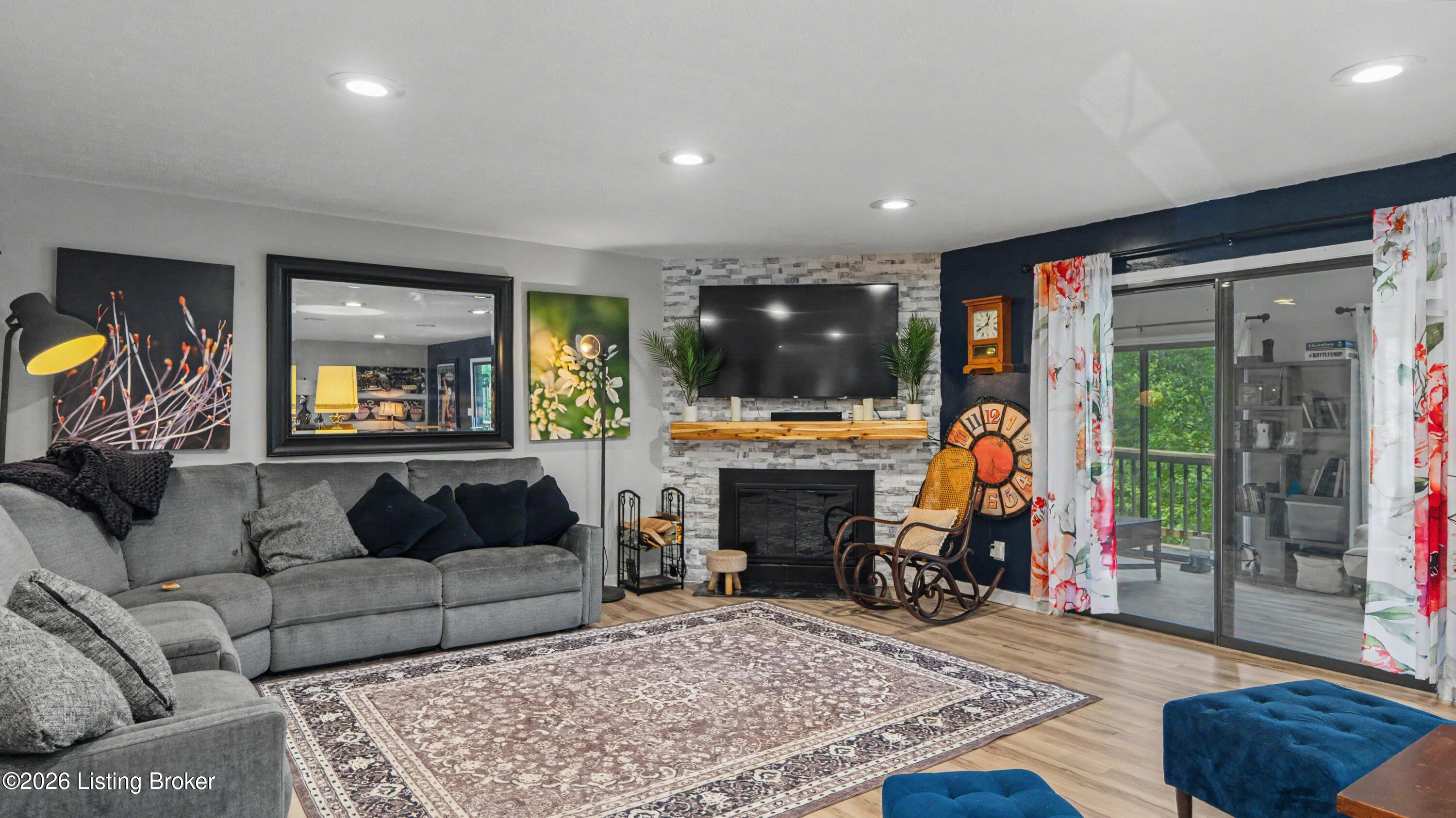 6509 Marina Dr