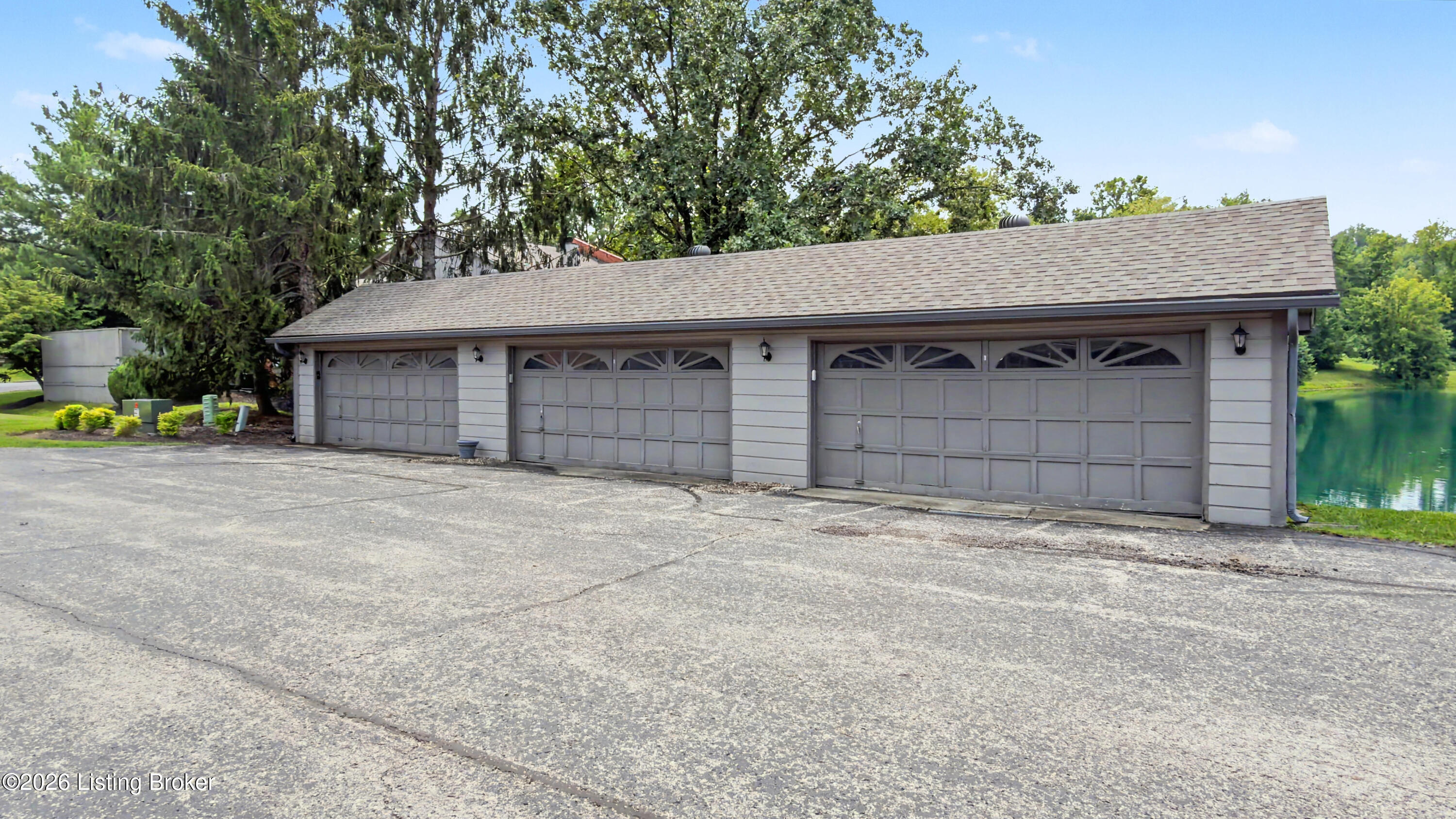 6509 Marina Dr