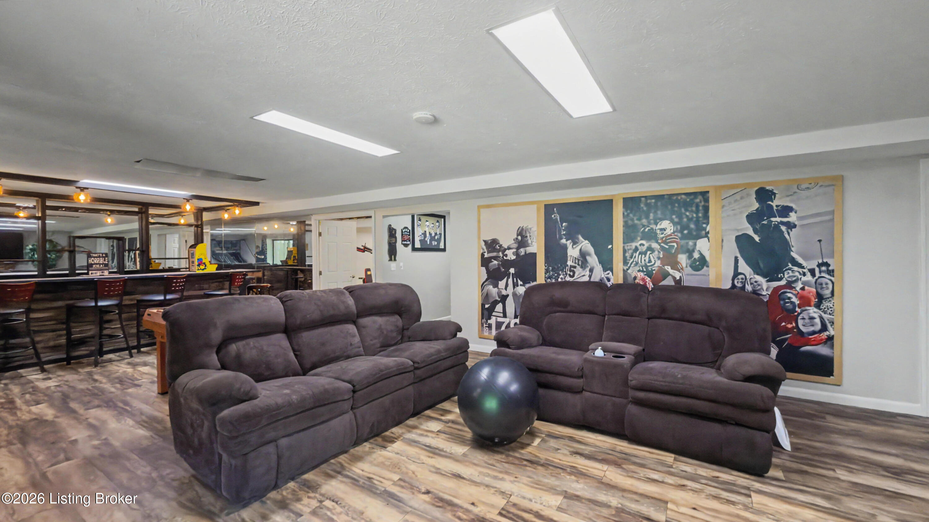 6509 Marina Dr