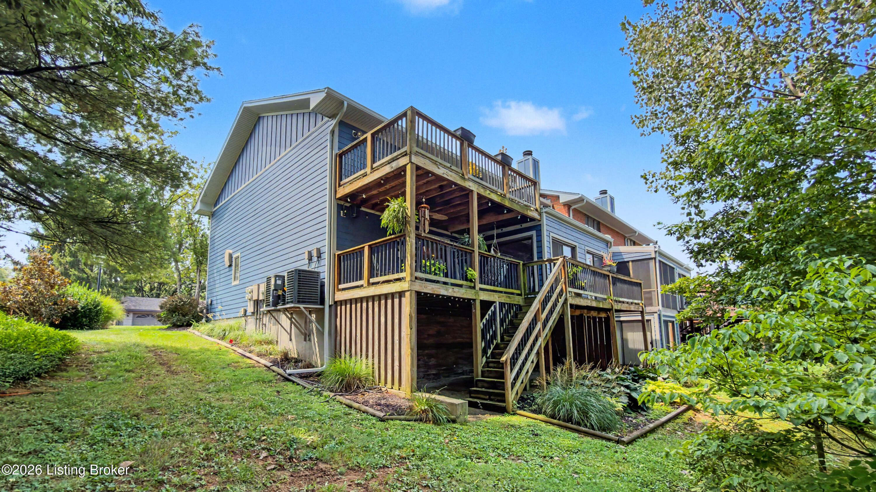 6509 Marina Dr