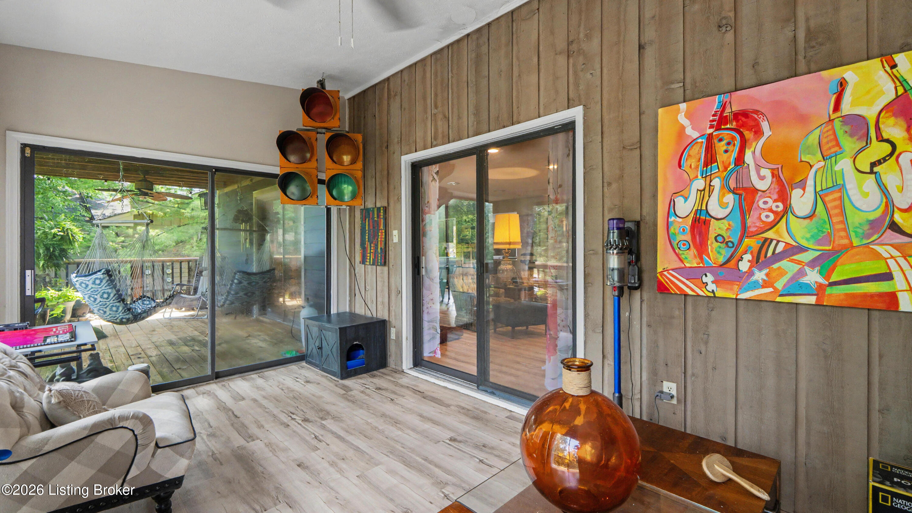 6509 Marina Dr