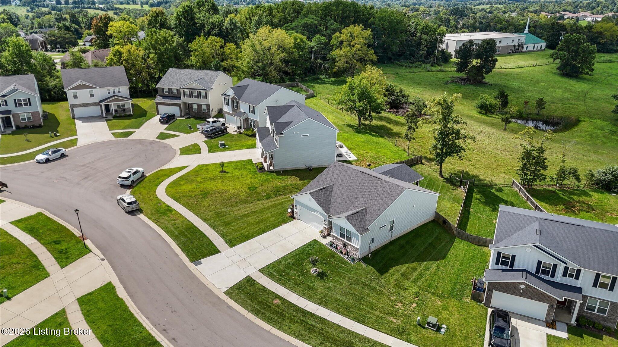 4002 White Pine Ln