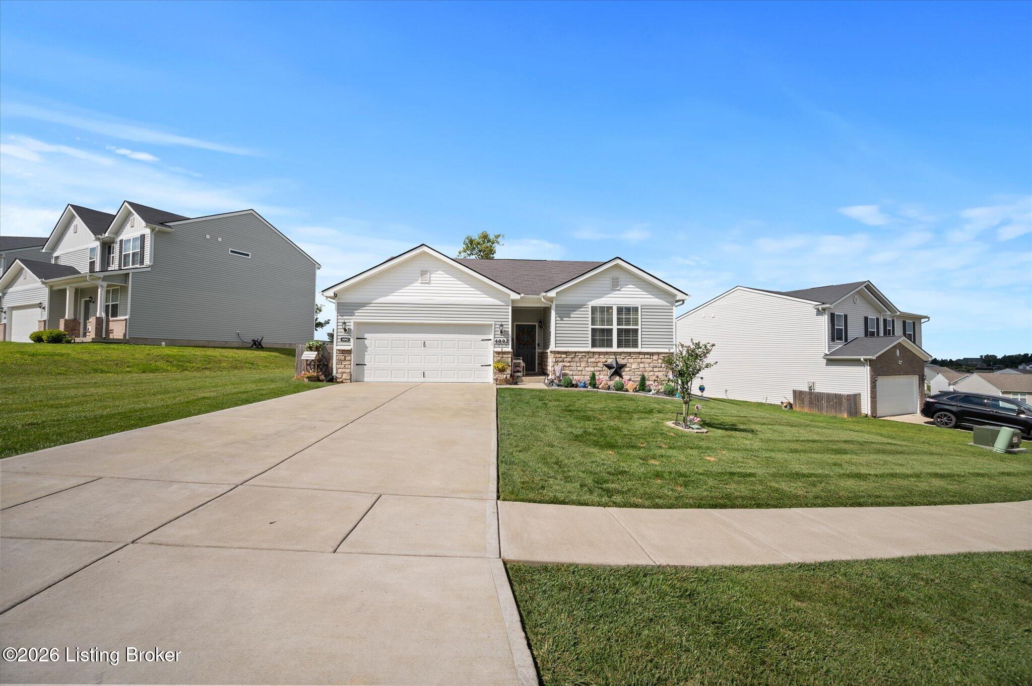 4002 White Pine Ln