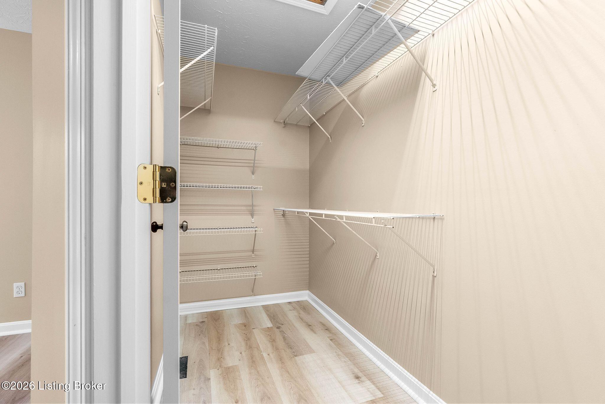1601 Spinner Pl