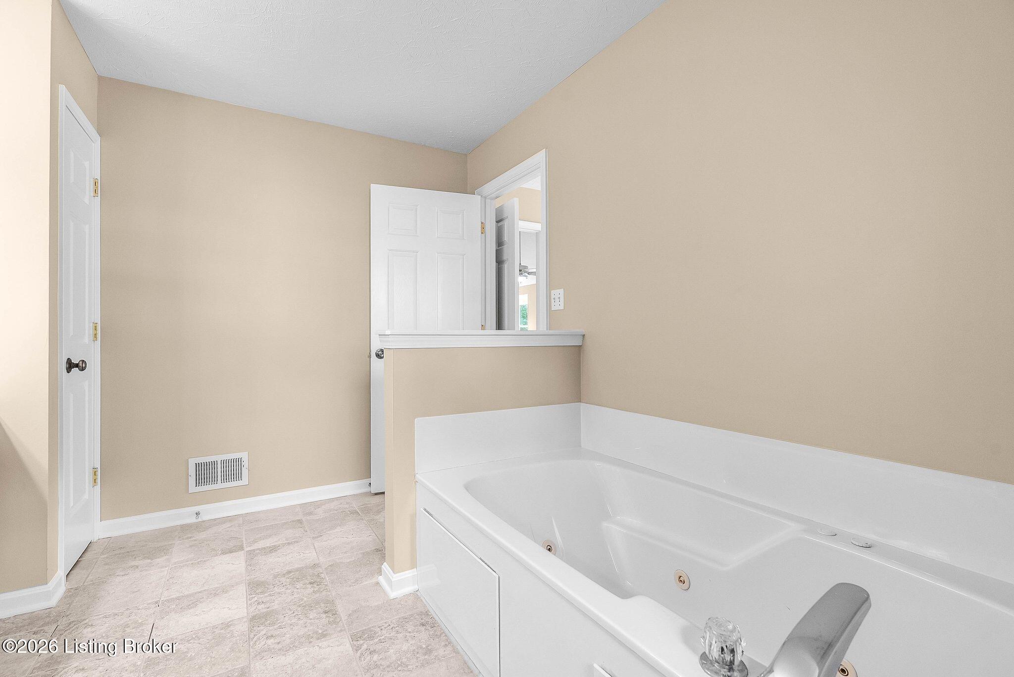 1601 Spinner Pl