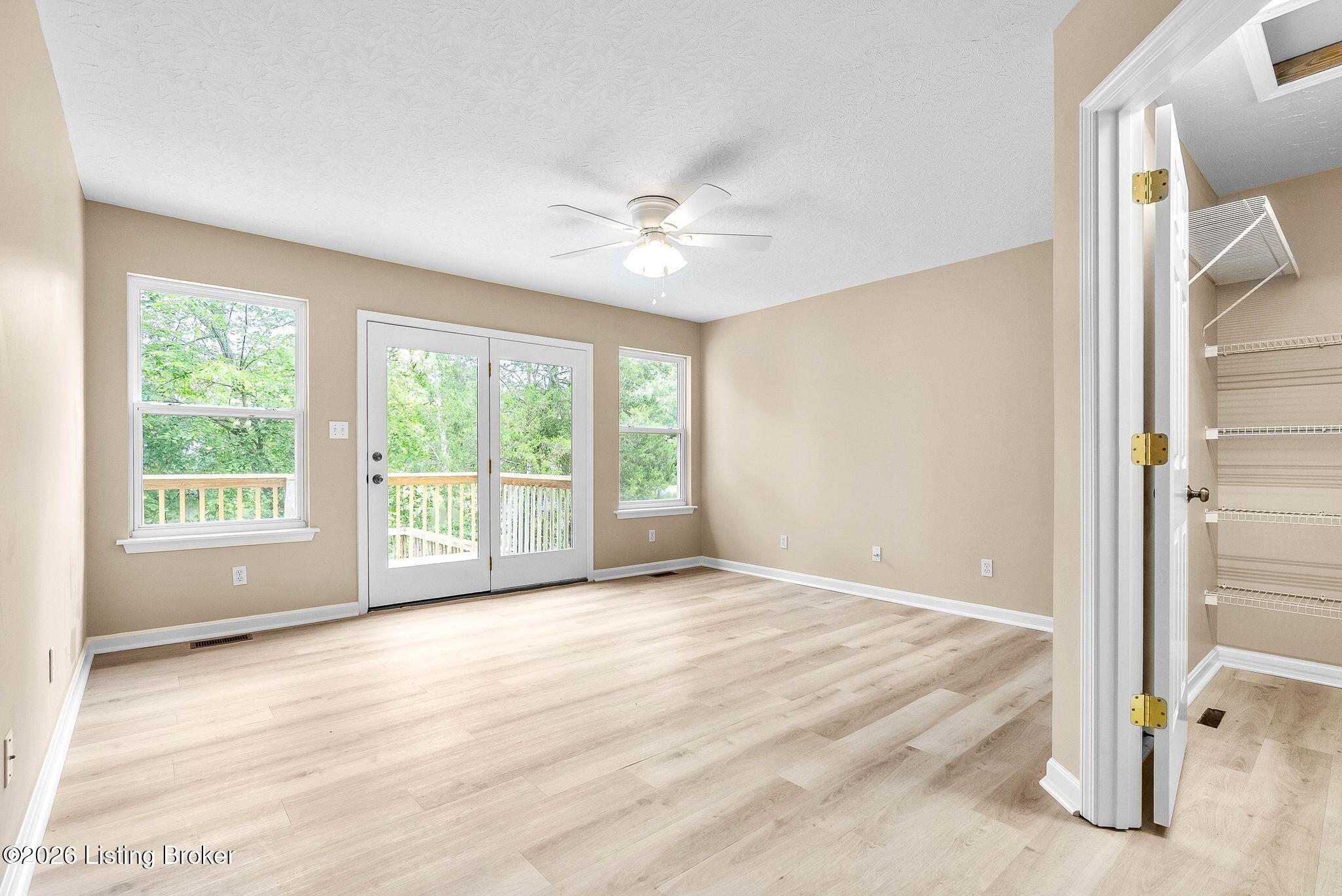 1601 Spinner Pl