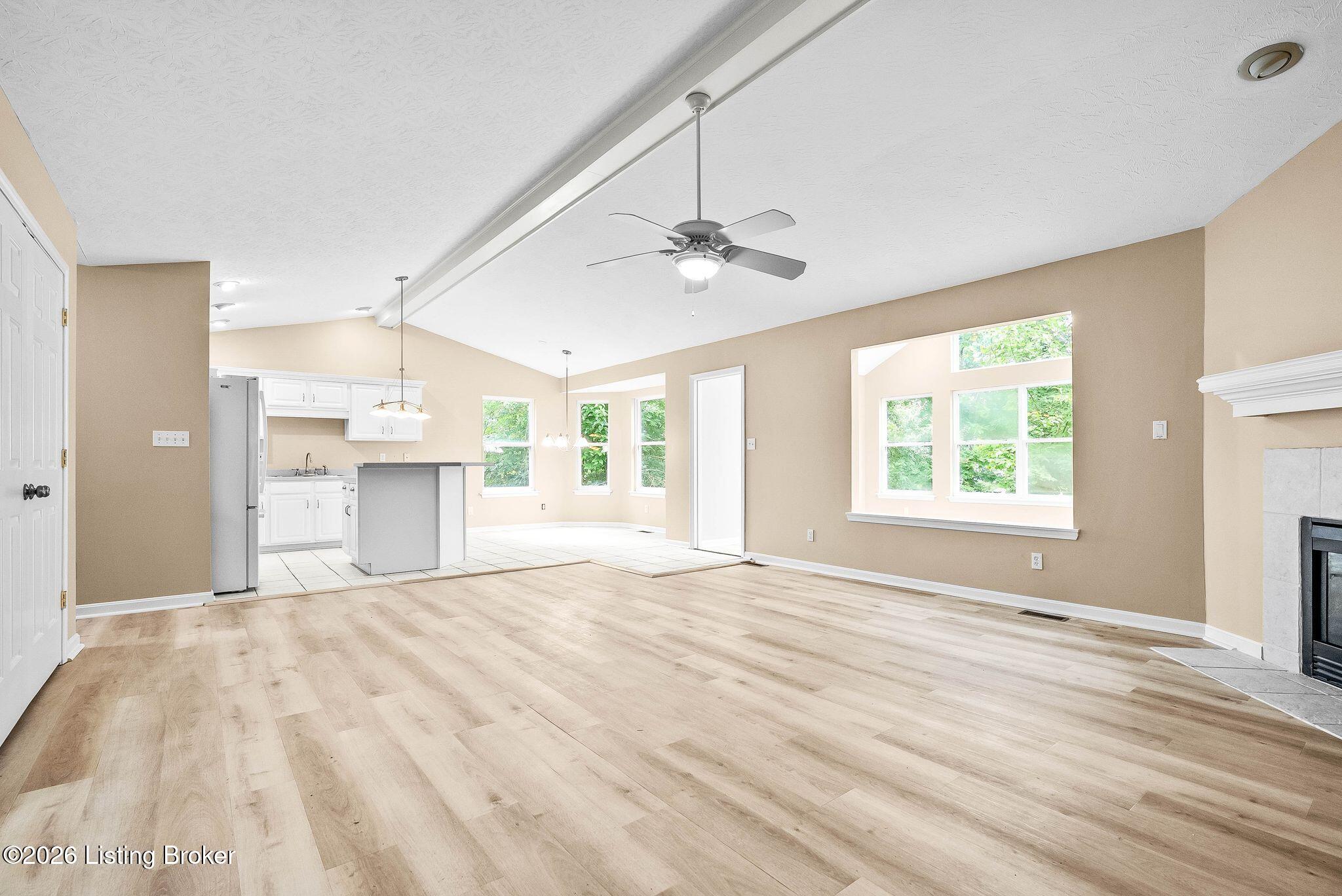 1601 Spinner Pl