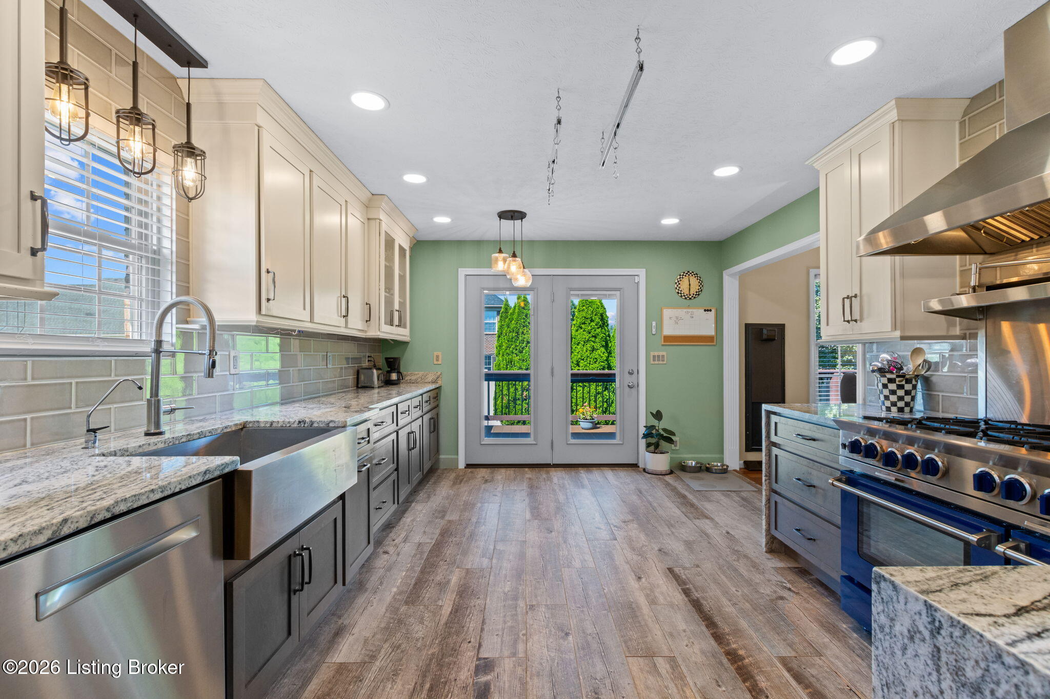 168 Maplewood Dr