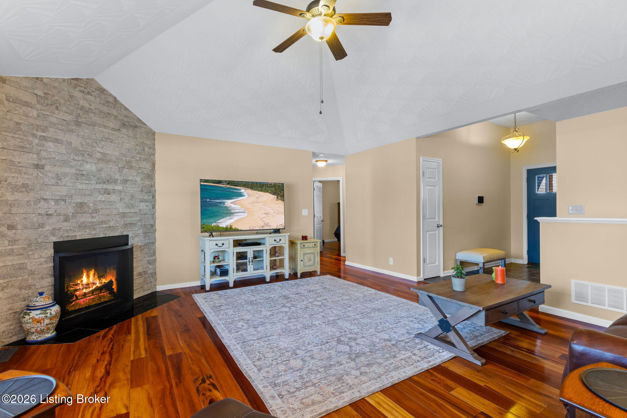 168 Maplewood Dr