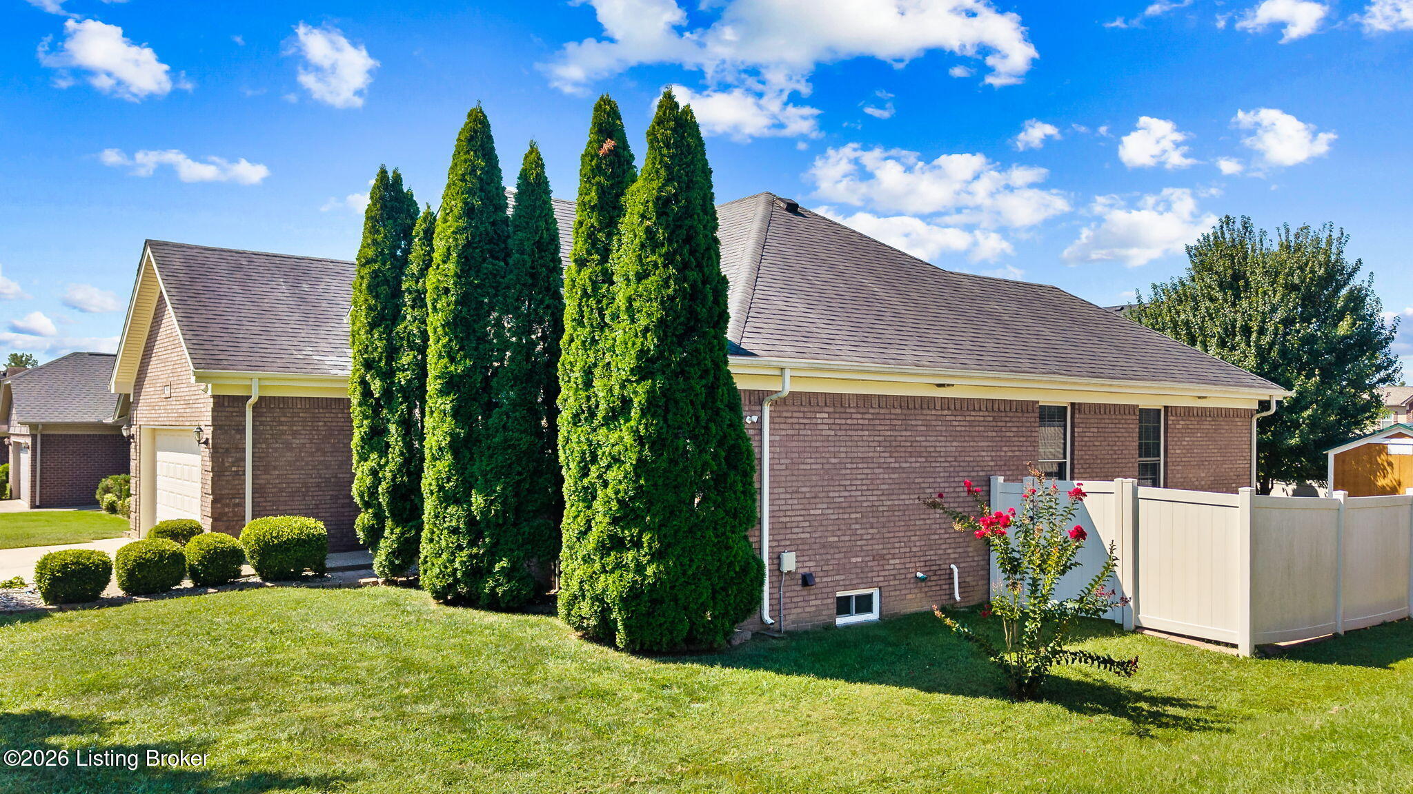 168 Maplewood Dr