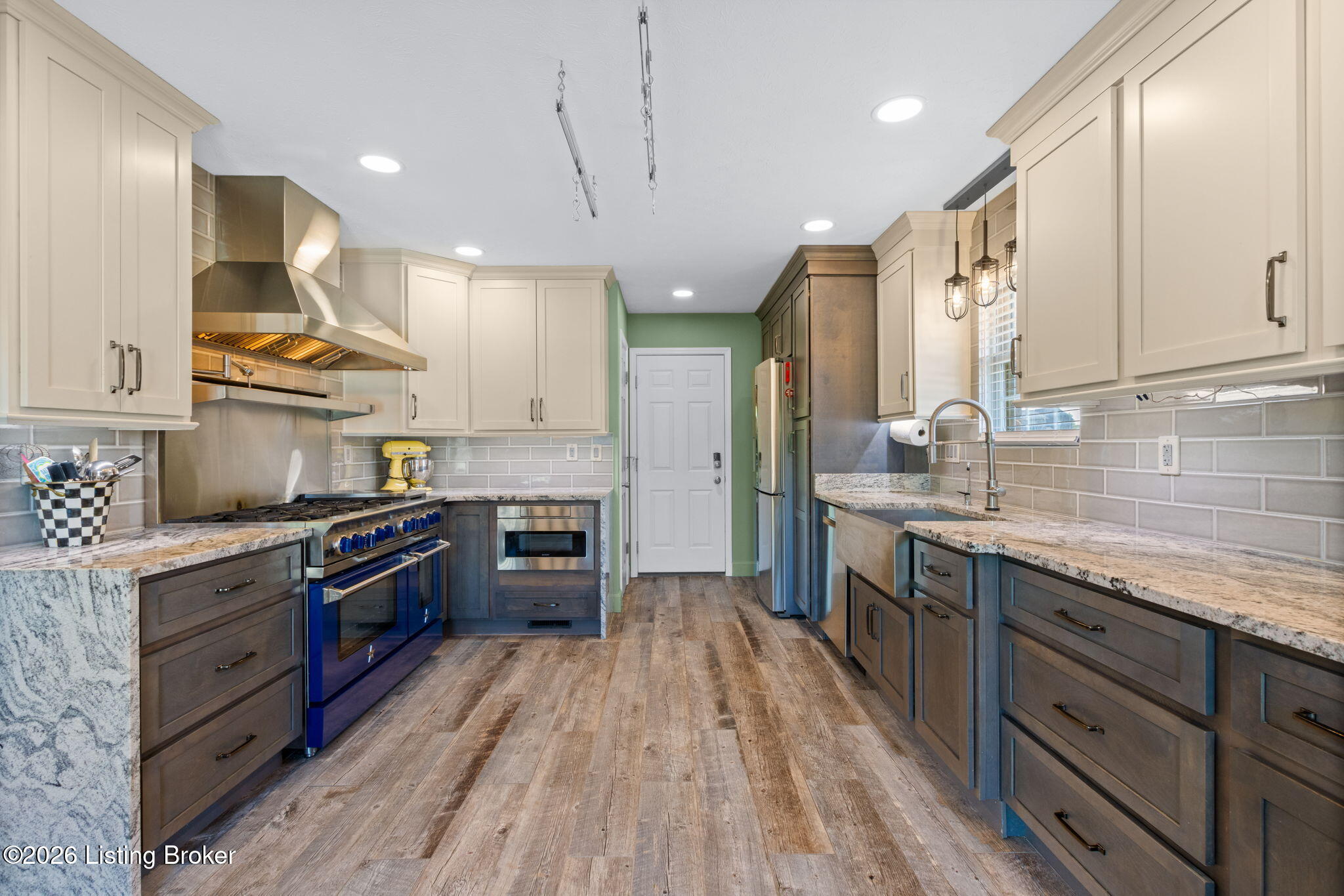 168 Maplewood Dr