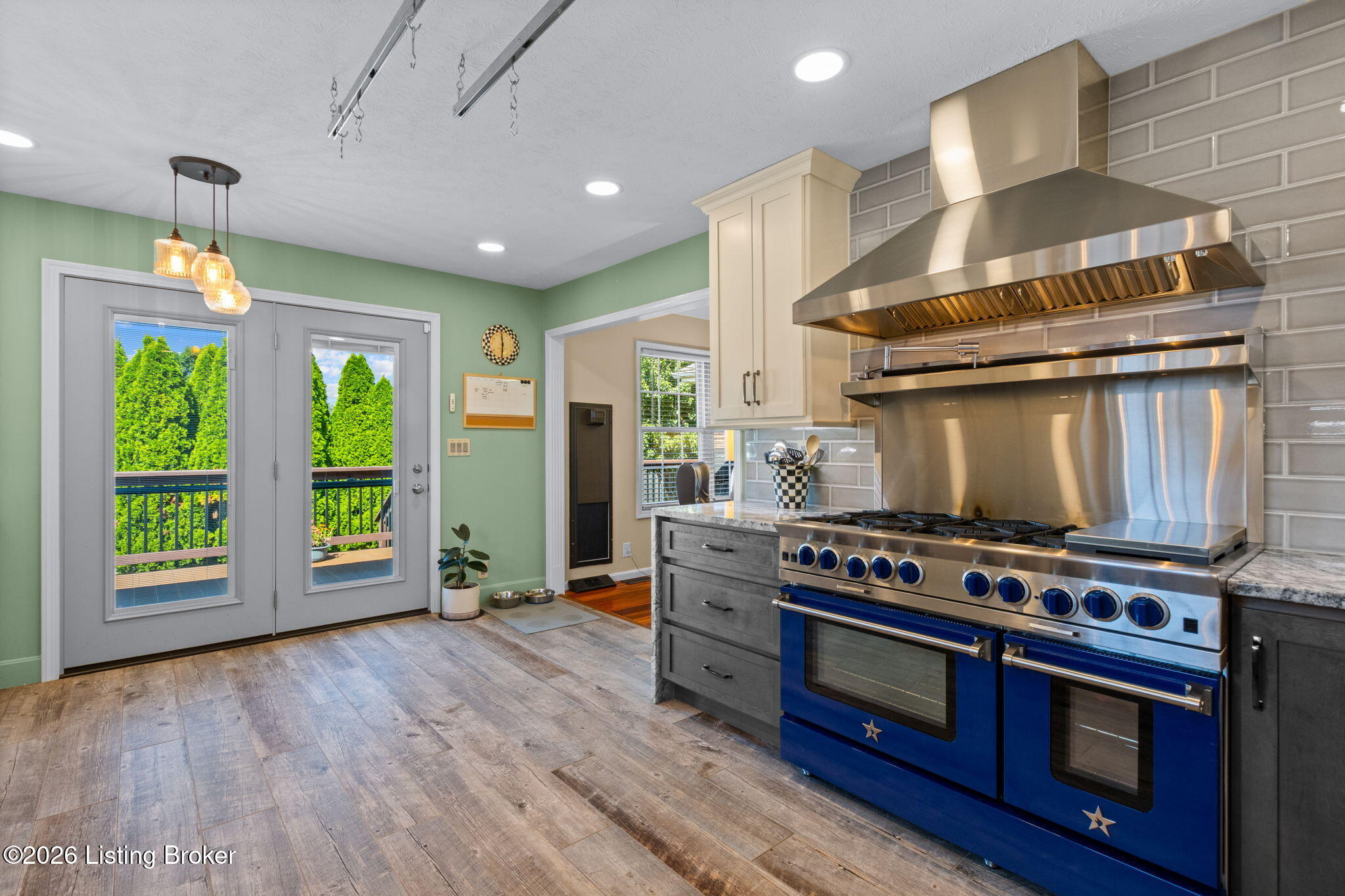 168 Maplewood Dr