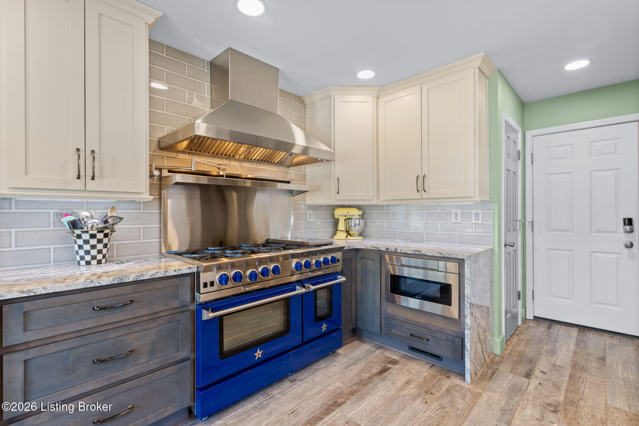 168 Maplewood Dr