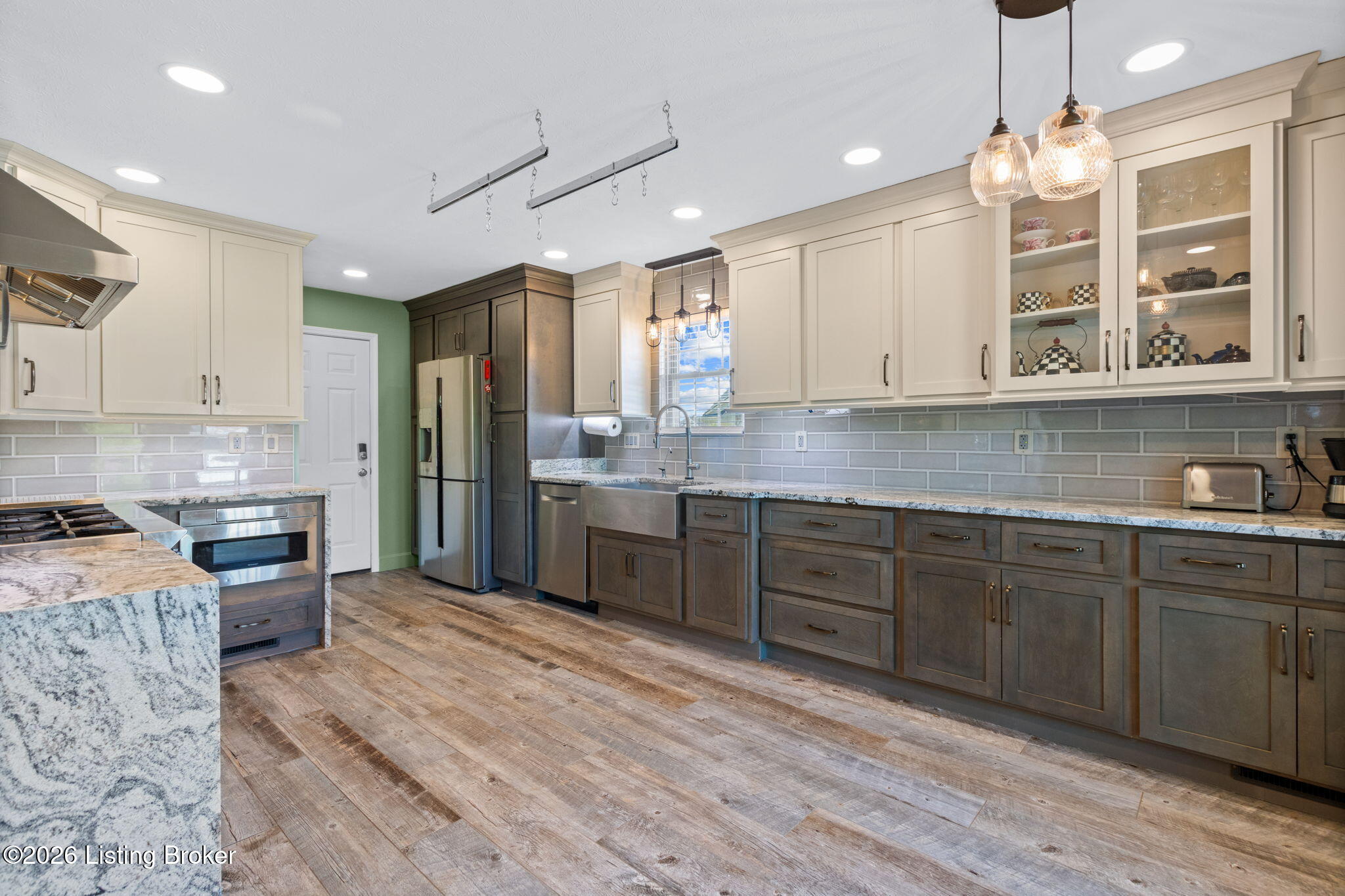 168 Maplewood Dr